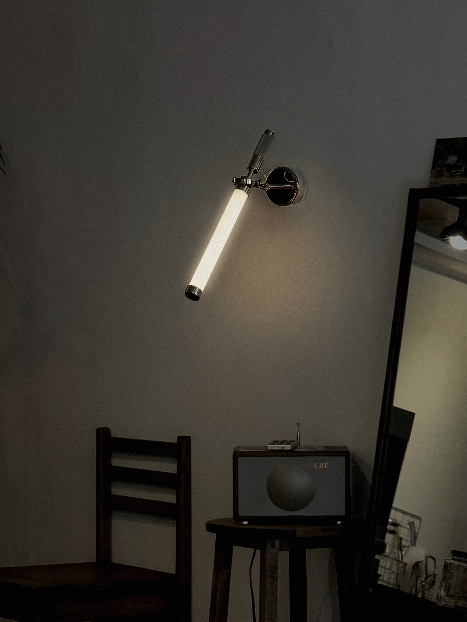 modern-chrome-led-wall-sconce-set-of-2-elegant-glass-and-metal-indoor-wall-lamp