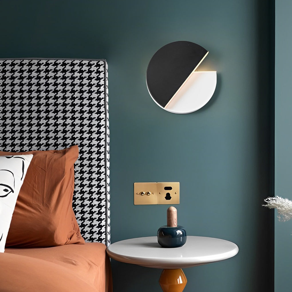 Modern Circular Black Rotatable LED Wall Sconce for Minimalist Living Room and Bedroom Lighting