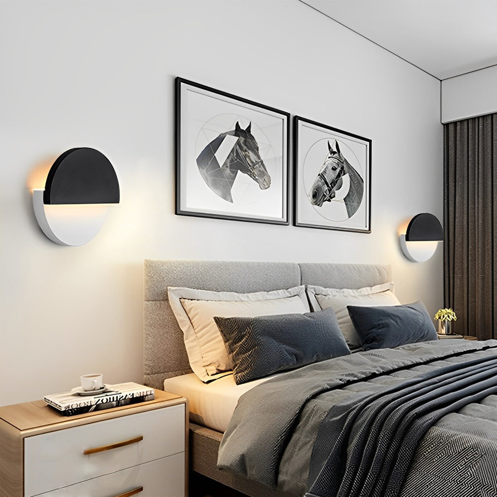 Modern Circular Black Rotatable LED Wall Sconce for Minimalist Living Room and Bedroom Lighting