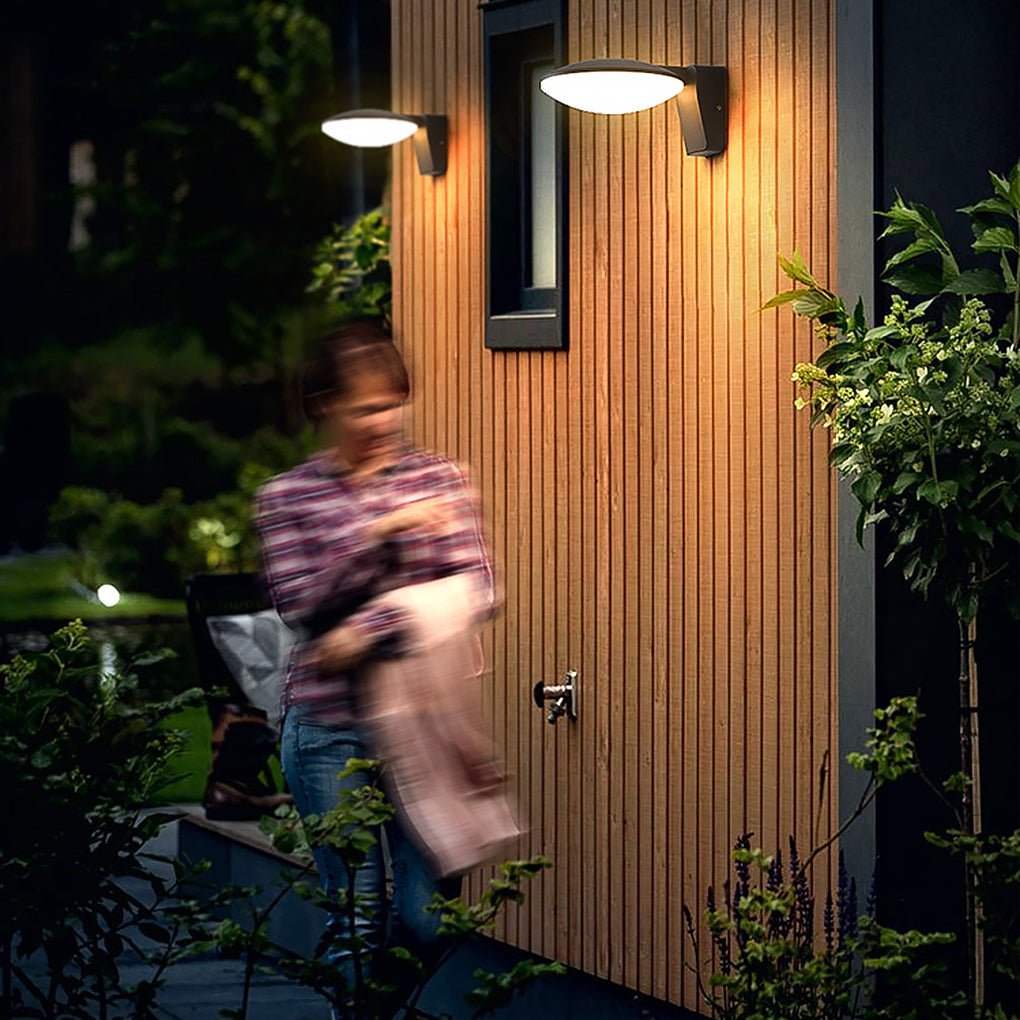 Modern Circular Waterproof Solar LED Outdoor Wall Light for Patio and Garden