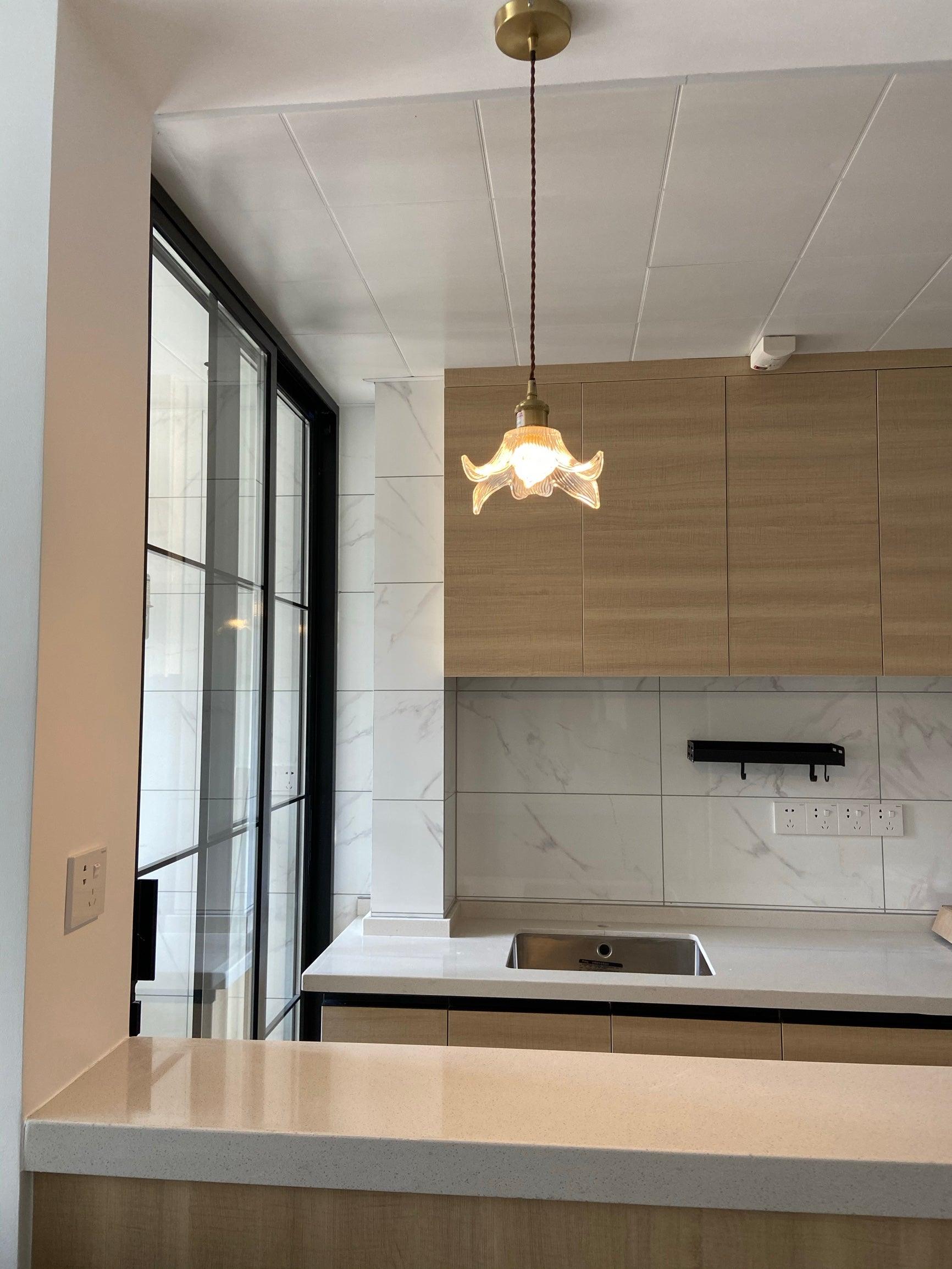 Modern Clear Glass Crystal Pendant Light for Kitchen Island and Dining Room Lighting