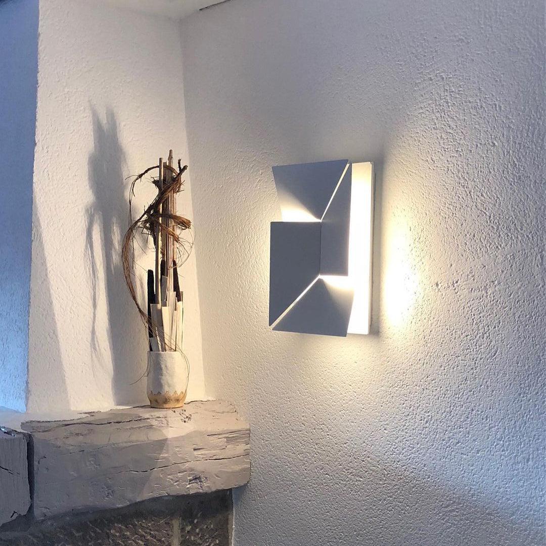 Modern Cordless LED Wall Sconce Matte White Aluminum Rechargeable Decorative Lighting