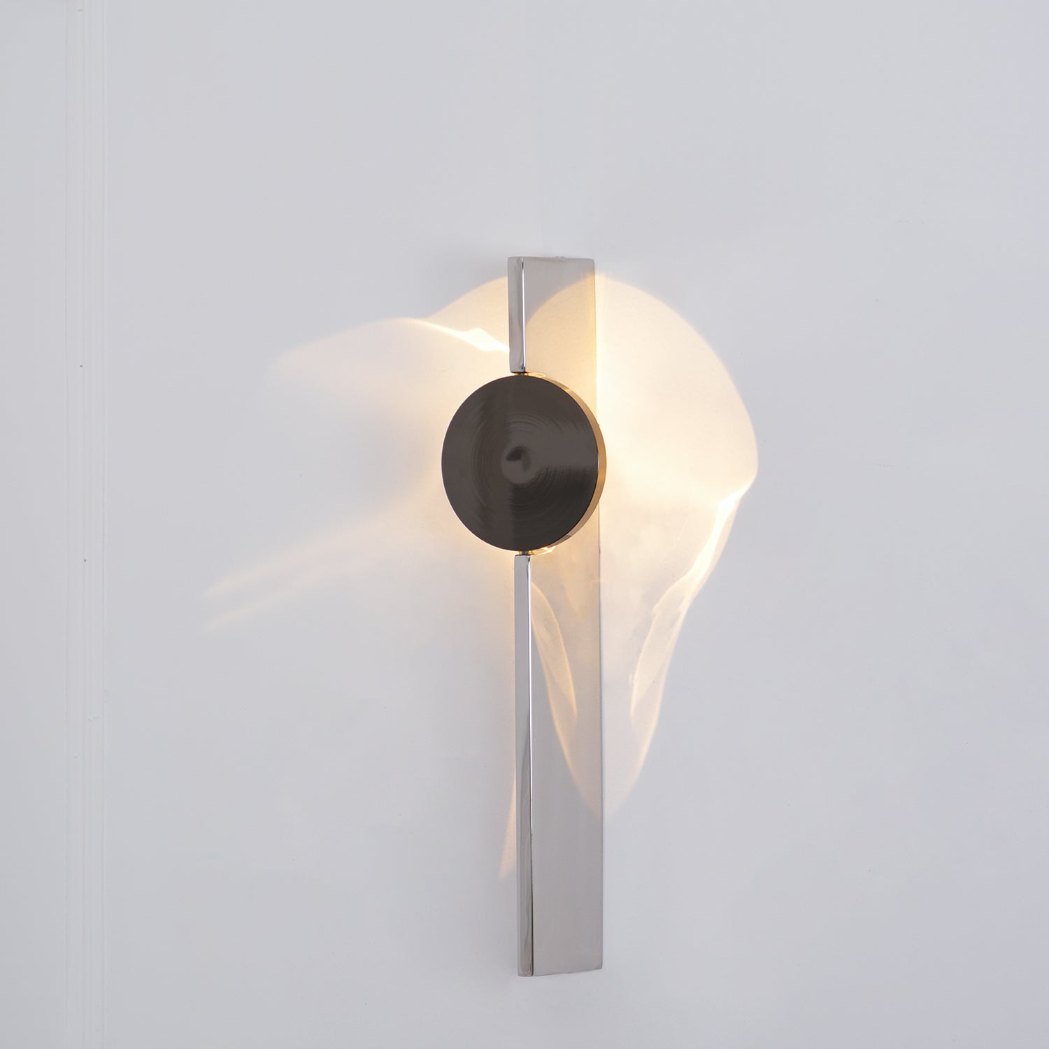 Modern Creative Light and Shadow LED Wall Sconce for Artistic Interior Lighting