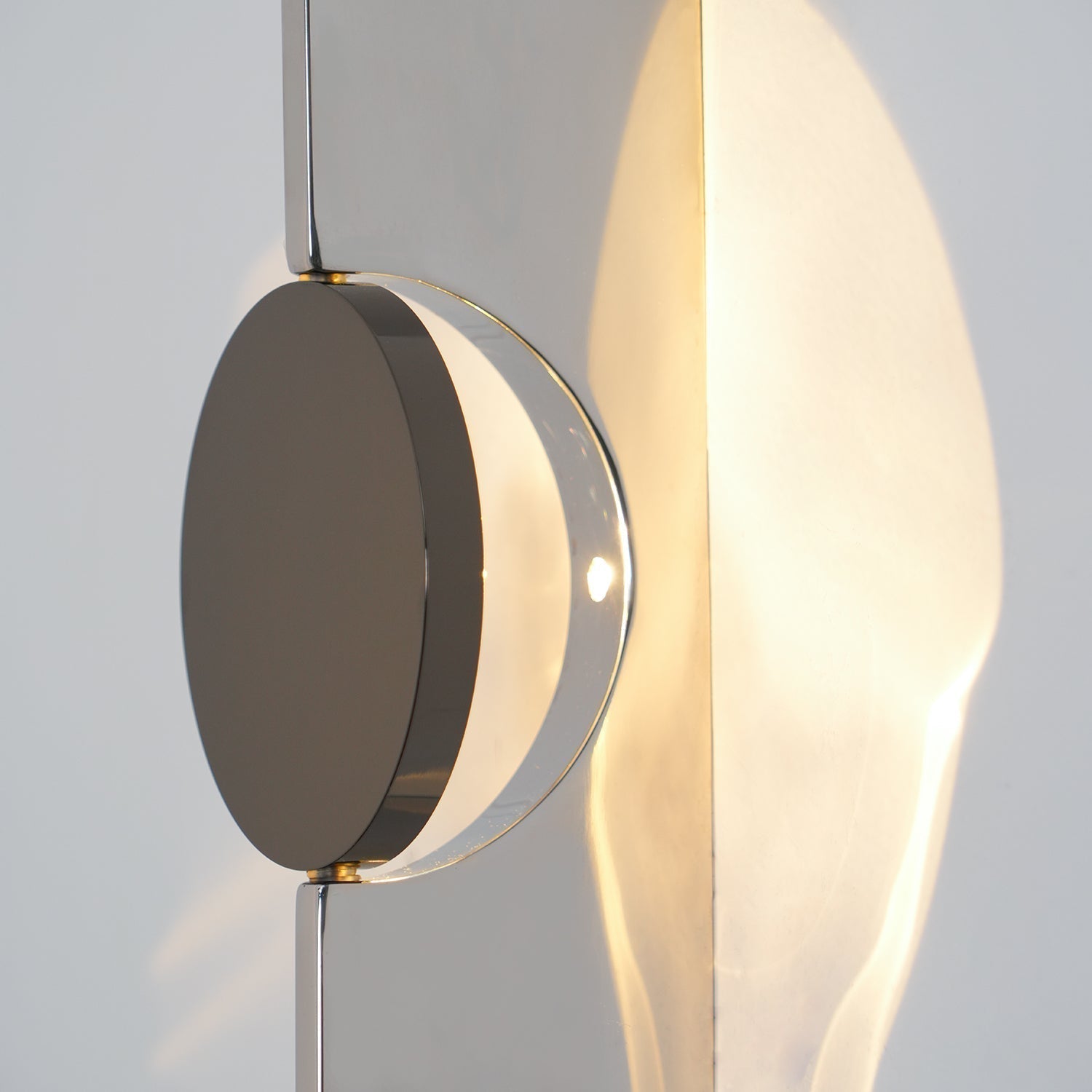 Modern Creative Light and Shadow LED Wall Sconce for Artistic Interior Lighting