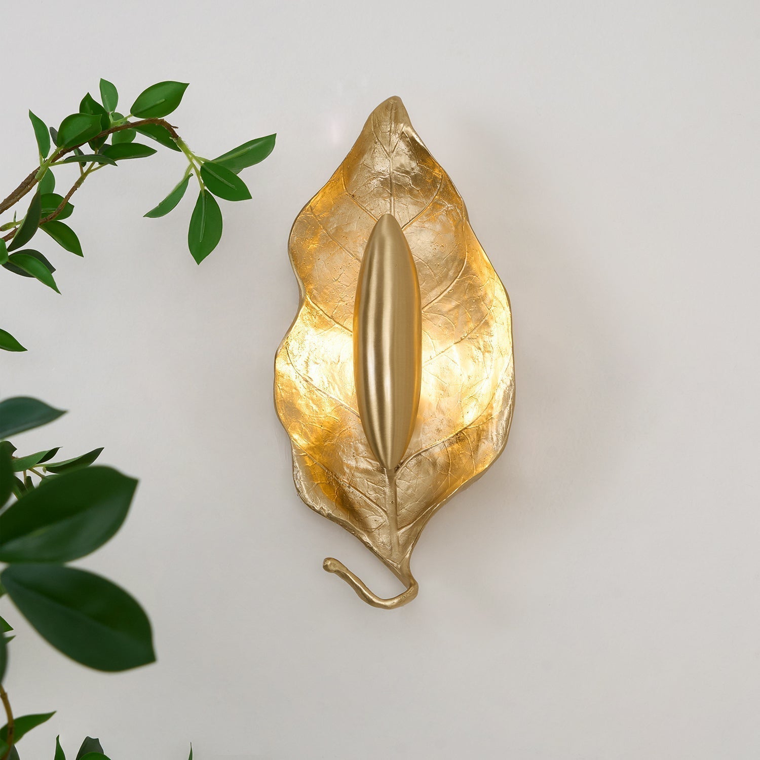 Modern Crumpled Leaf Brass Wall Sconce Elegant Indoor Decorative Lighting Fixture