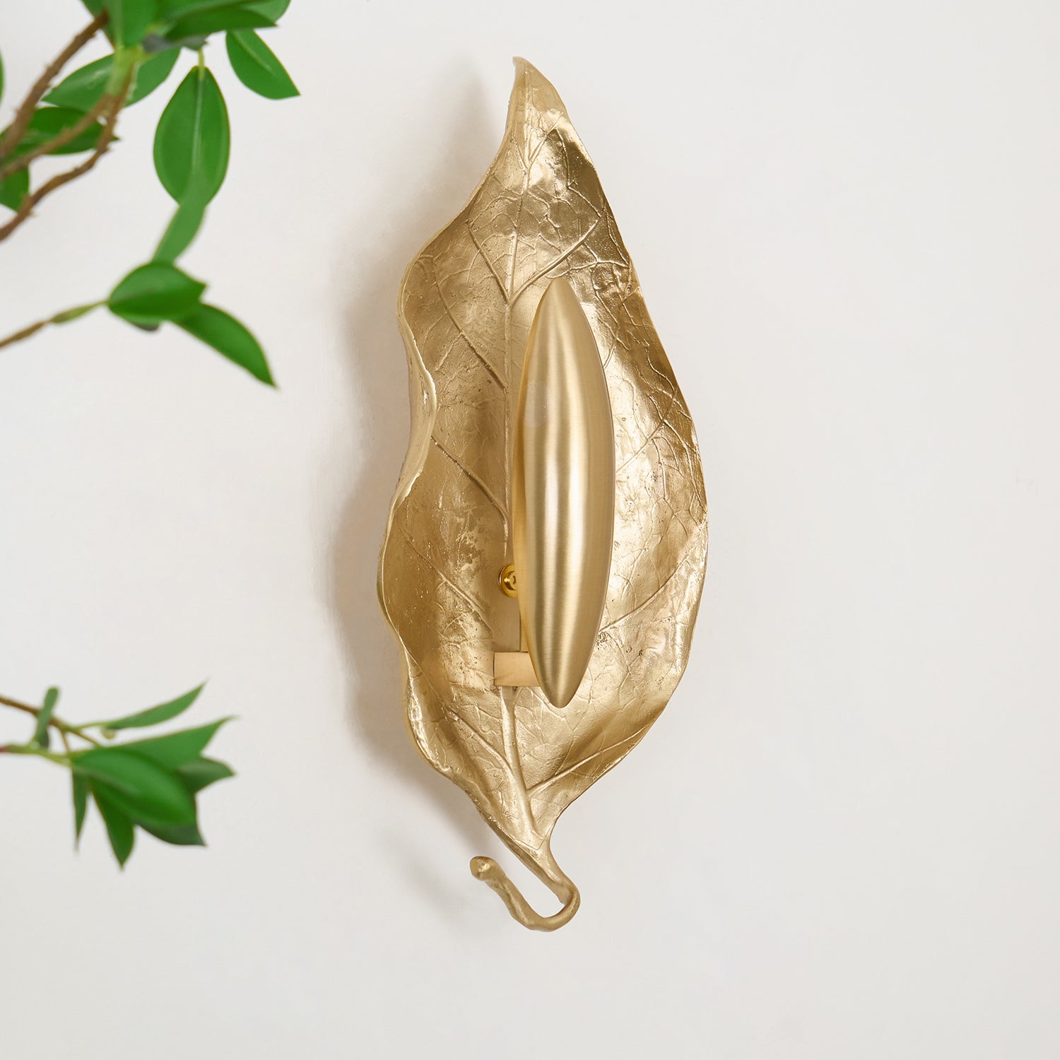 Modern Crumpled Leaf Brass Wall Sconce Elegant Indoor Decorative Lighting Fixture