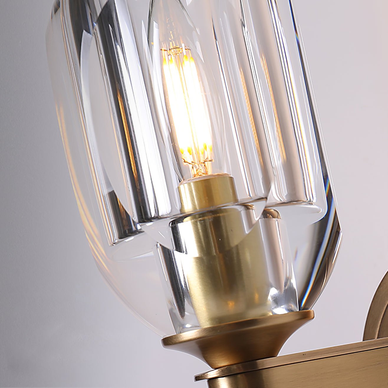 Modern Diamond Crystal Wall Sconce Luxury Brass LED Vanity Light for Bedroom and Hallway
