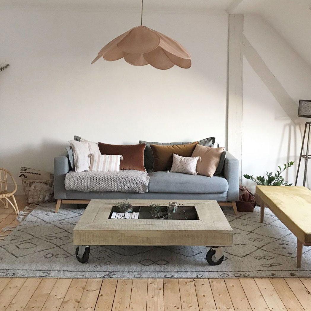 Modern Fabric Floral Petal Pendant Light for Elegant Living Room and Bedroom Lighting