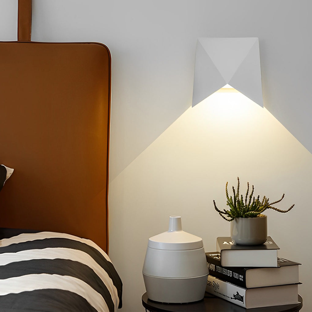 Modern Geometric LED Outdoor Wall Sconce Waterproof Aluminum Exterior Light for Porch and Yard