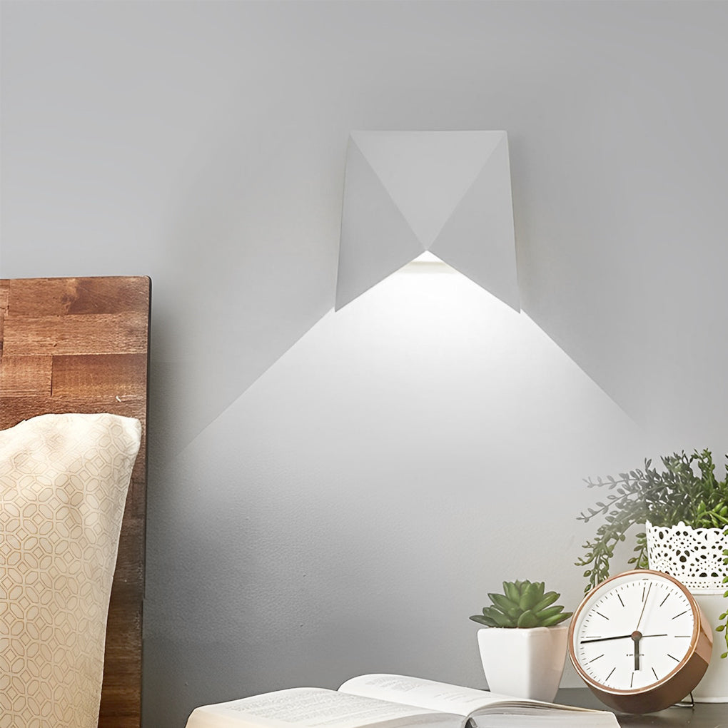 Modern Geometric LED Outdoor Wall Sconce Waterproof Aluminum Exterior Light for Porch and Yard