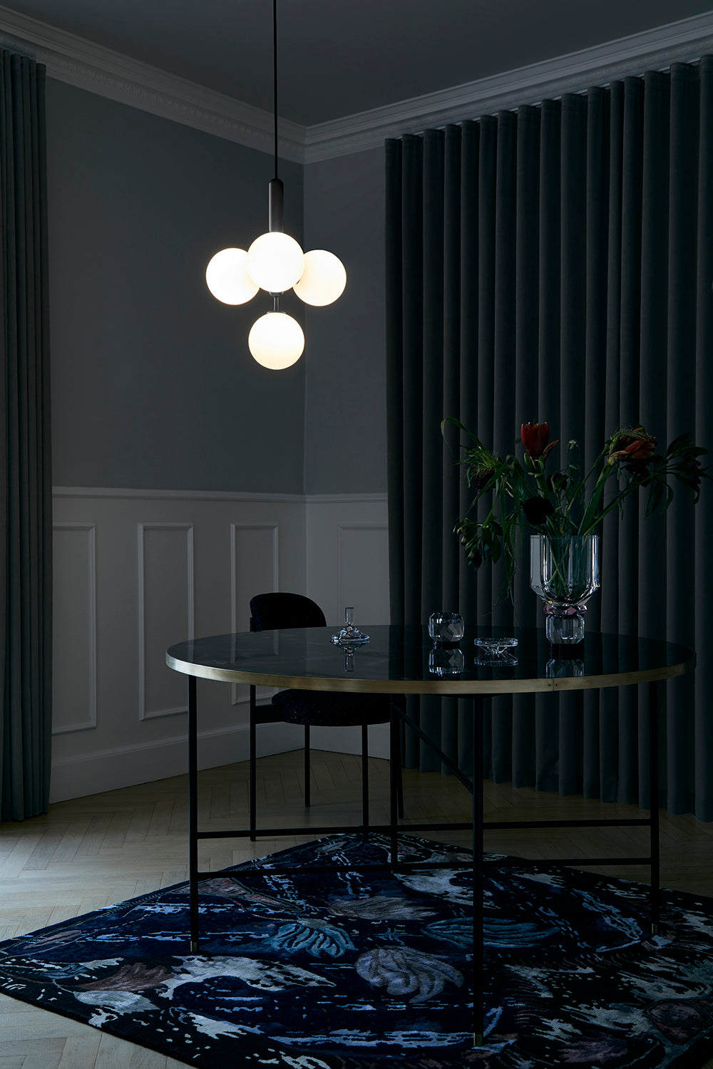 Modern Glass Sphere Pendant Light Nordic Mouth Blown Hanging Lamp for Dining Room and Kitchen