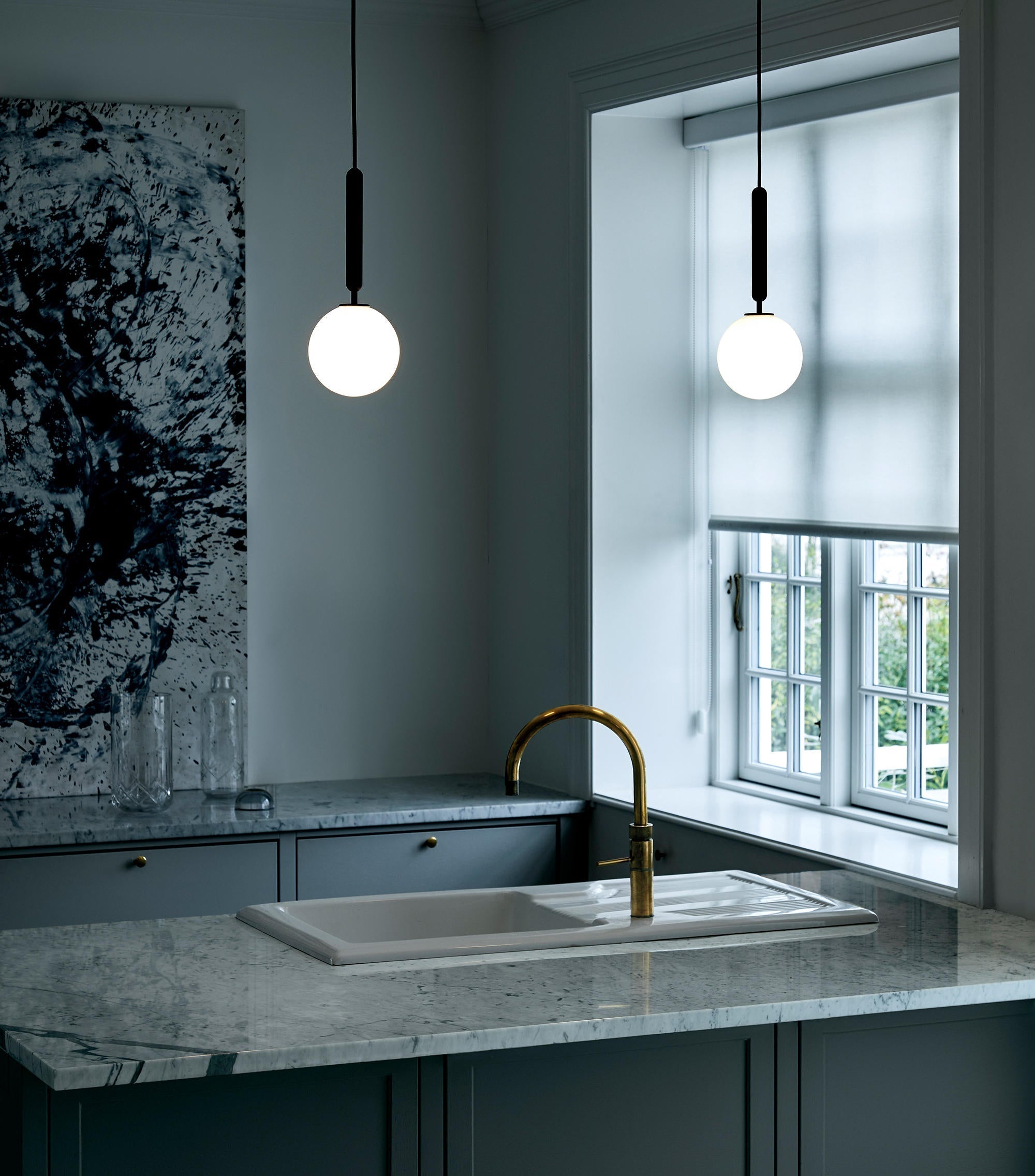 Modern Glass Sphere Pendant Light Nordic Mouth Blown Hanging Lamp for Dining Room and Kitchen
