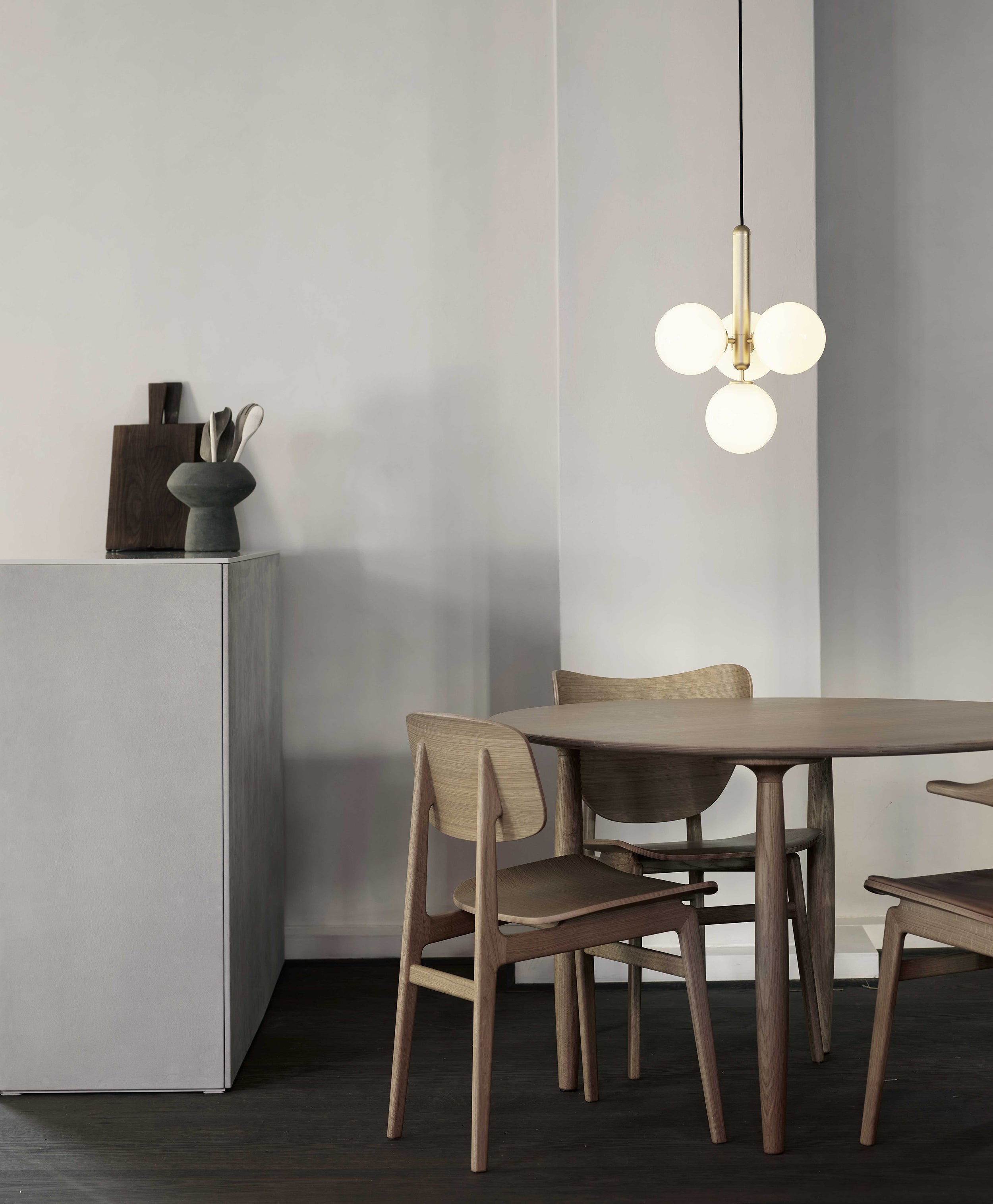 Modern Glass Sphere Pendant Light Nordic Mouth Blown Hanging Lamp for Dining Room and Kitchen