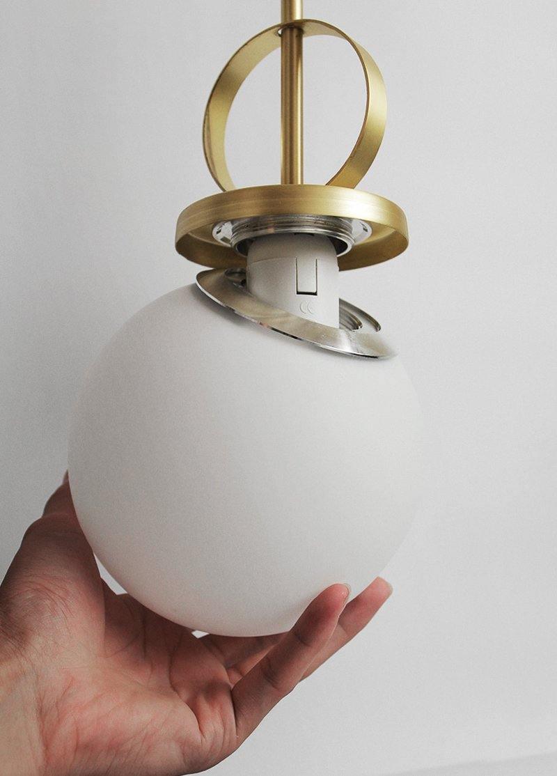modern-globe-glass-pendant-light-with-adjustable-cable-for-kitchen-and-dining-room