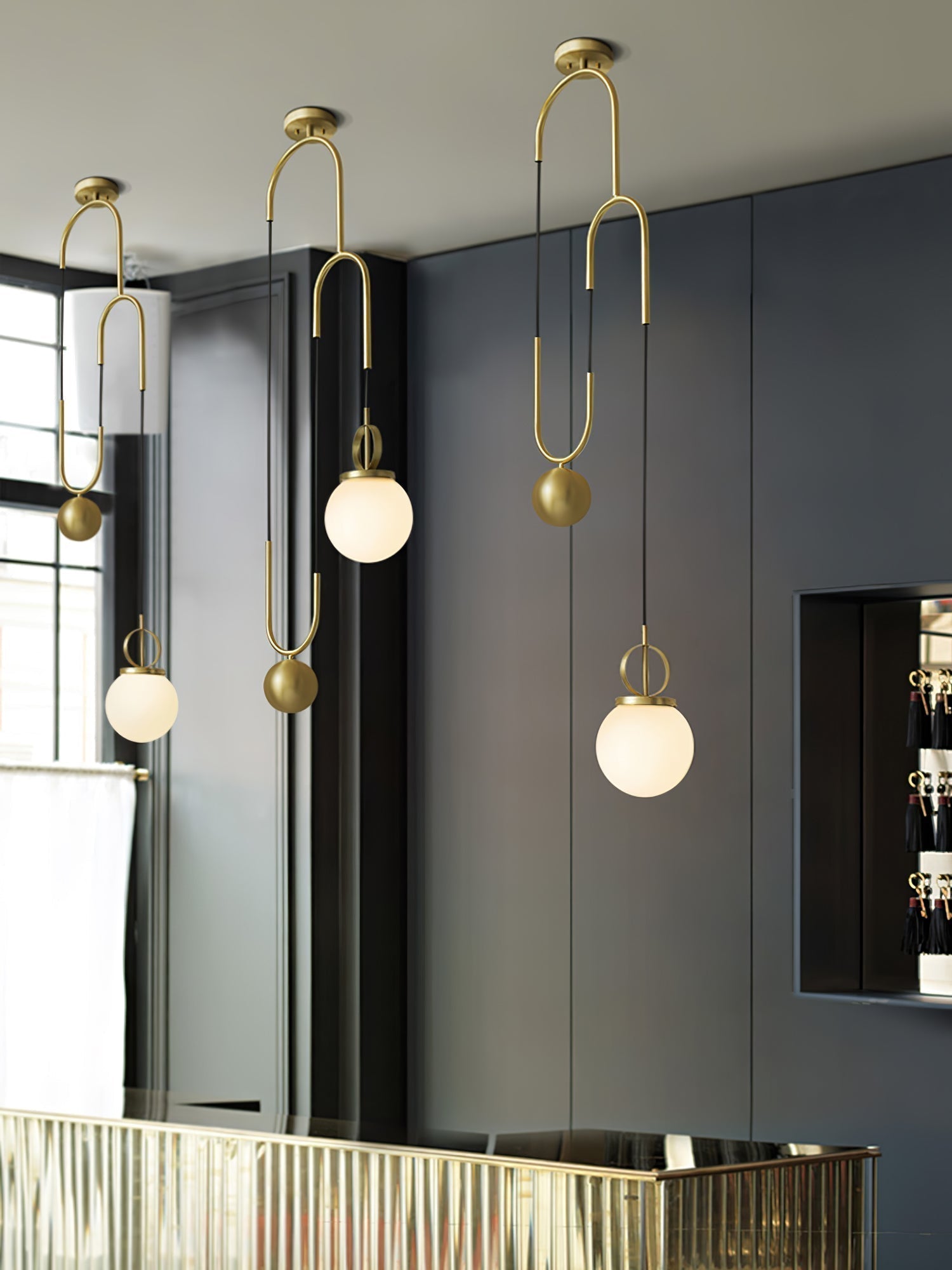 modern-globe-glass-pendant-light-with-adjustable-cable-for-kitchen-and-dining-room
