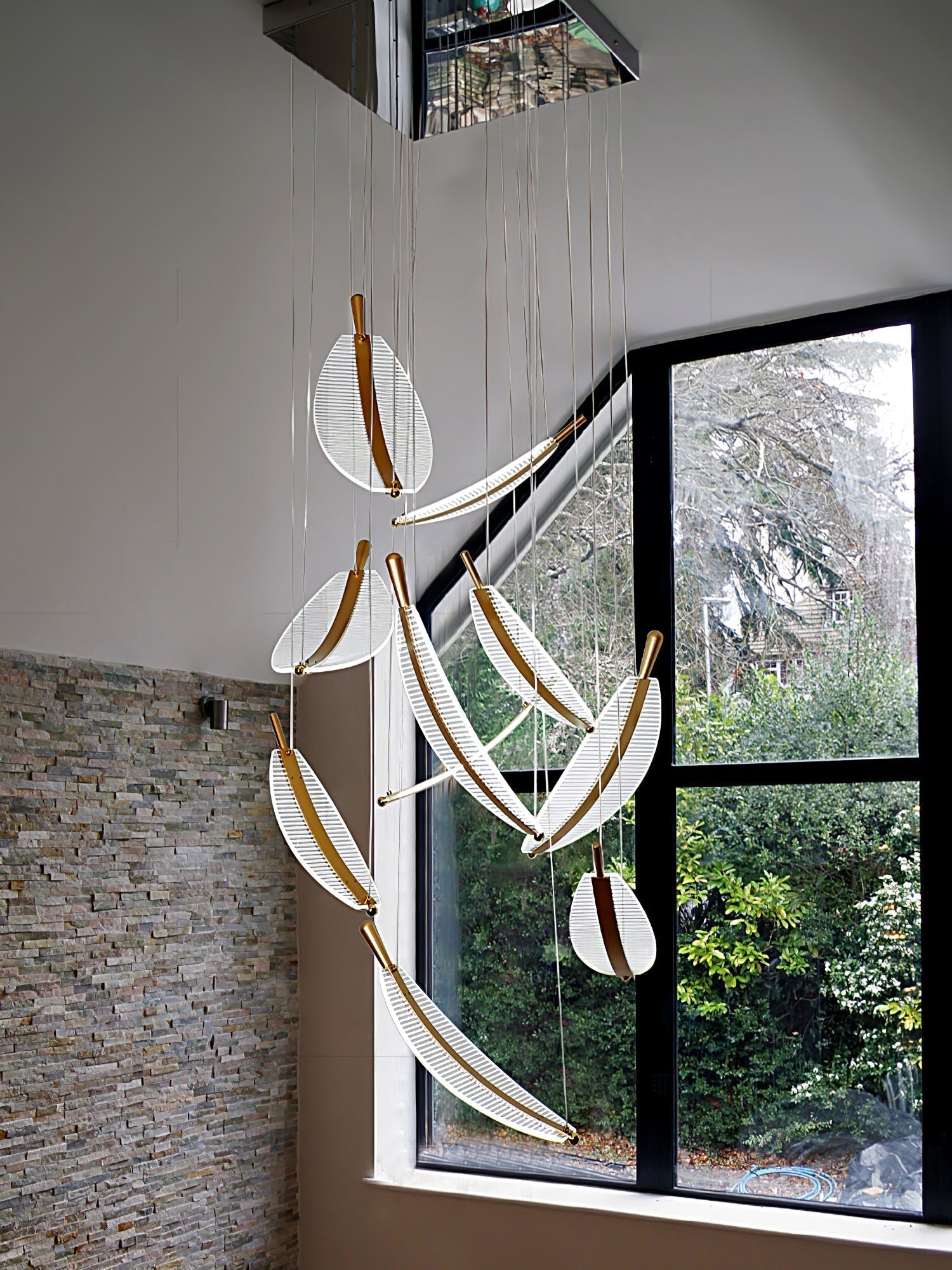 Modern Gold Acrylic Leaf LED Pendant Light Elegant Luxury Chandelier for Dining Room