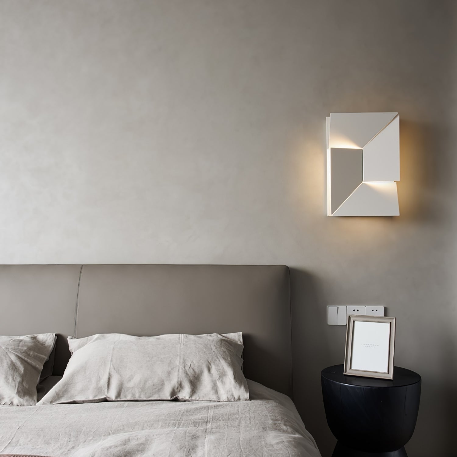Modern Grand Shadow LED Wall Sconce Aluminum Diffused Indoor Light Matte White