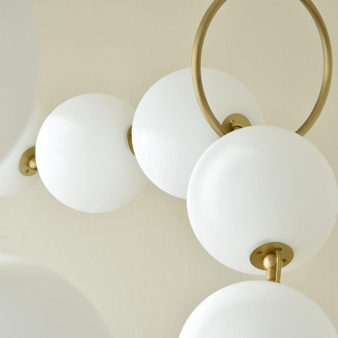 modern-hand-blown-glass-globe-necklace-led-pendant-light-for-living-dining-room