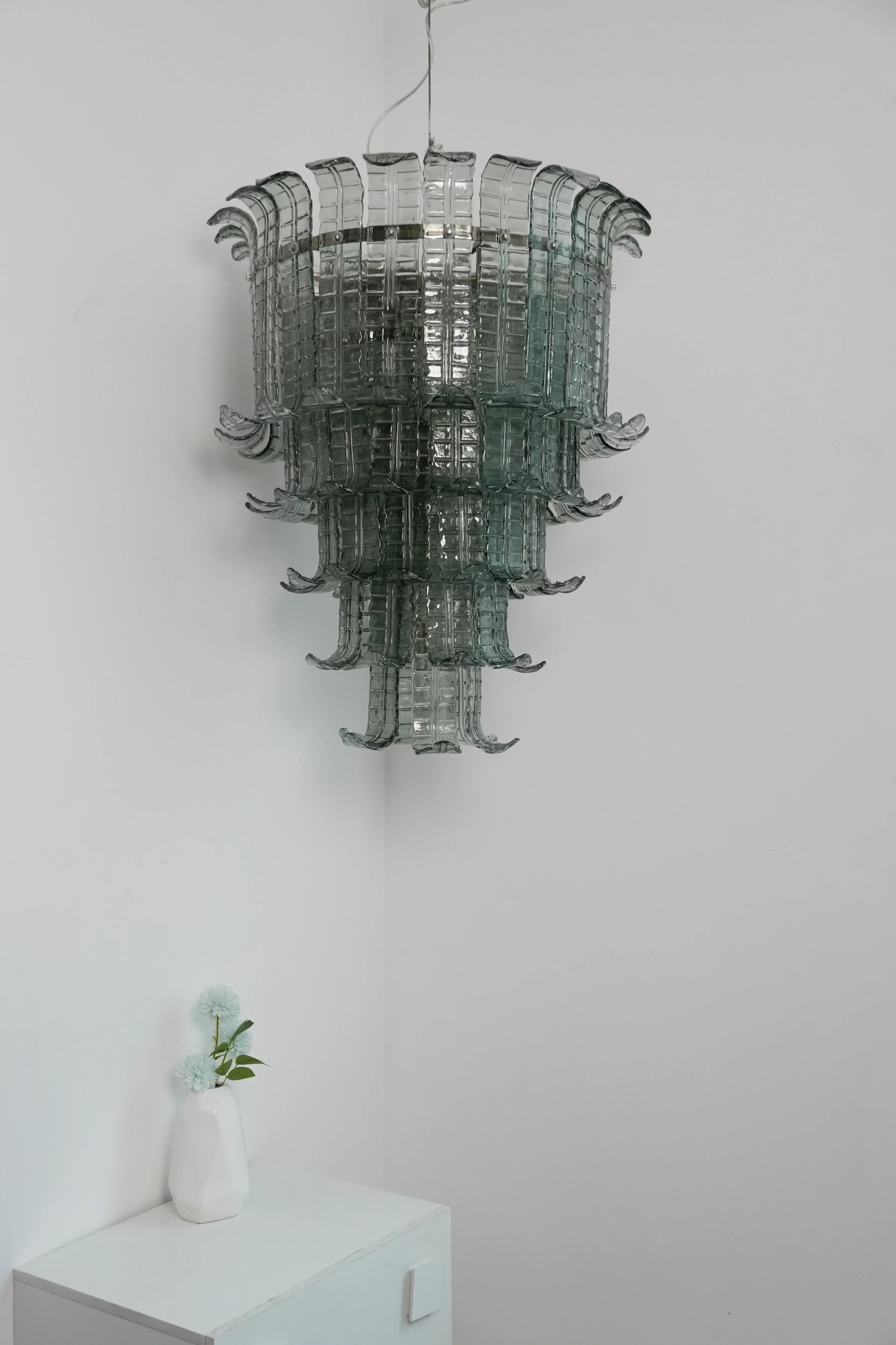 modern-handcrafted-leaf-murano-glass-chandelier-for-elegant-living-spaces