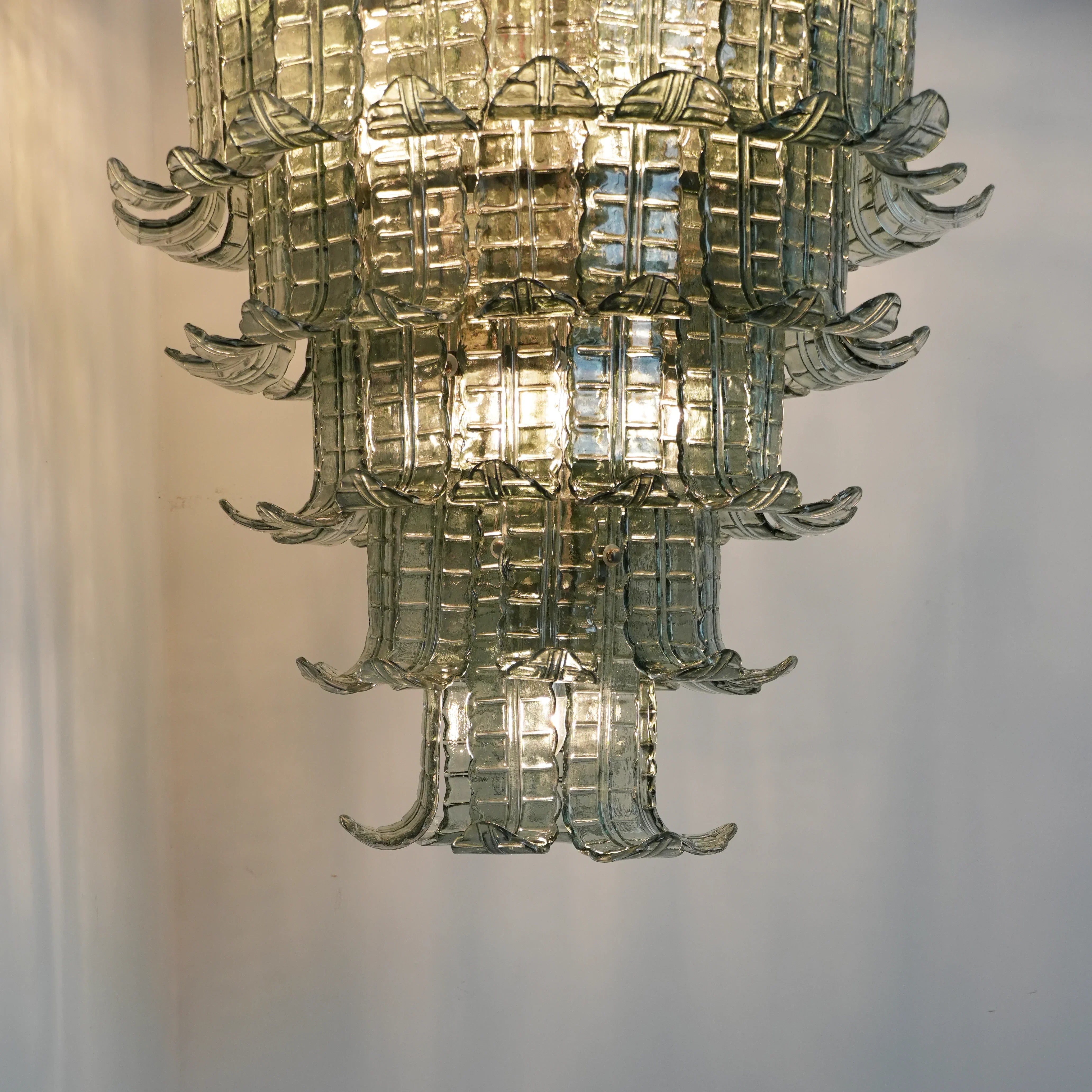 modern-handcrafted-leaf-murano-glass-chandelier-for-elegant-living-spaces