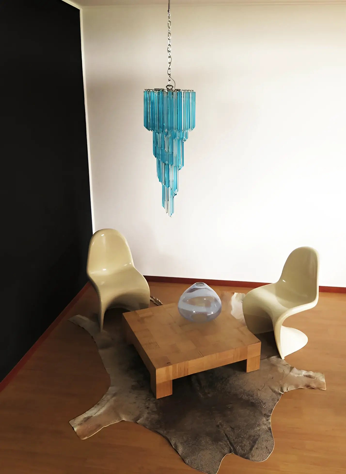 modern-handcrafted-murano-spiral-blue-prism-glass-chandelier-for-grand-entryways