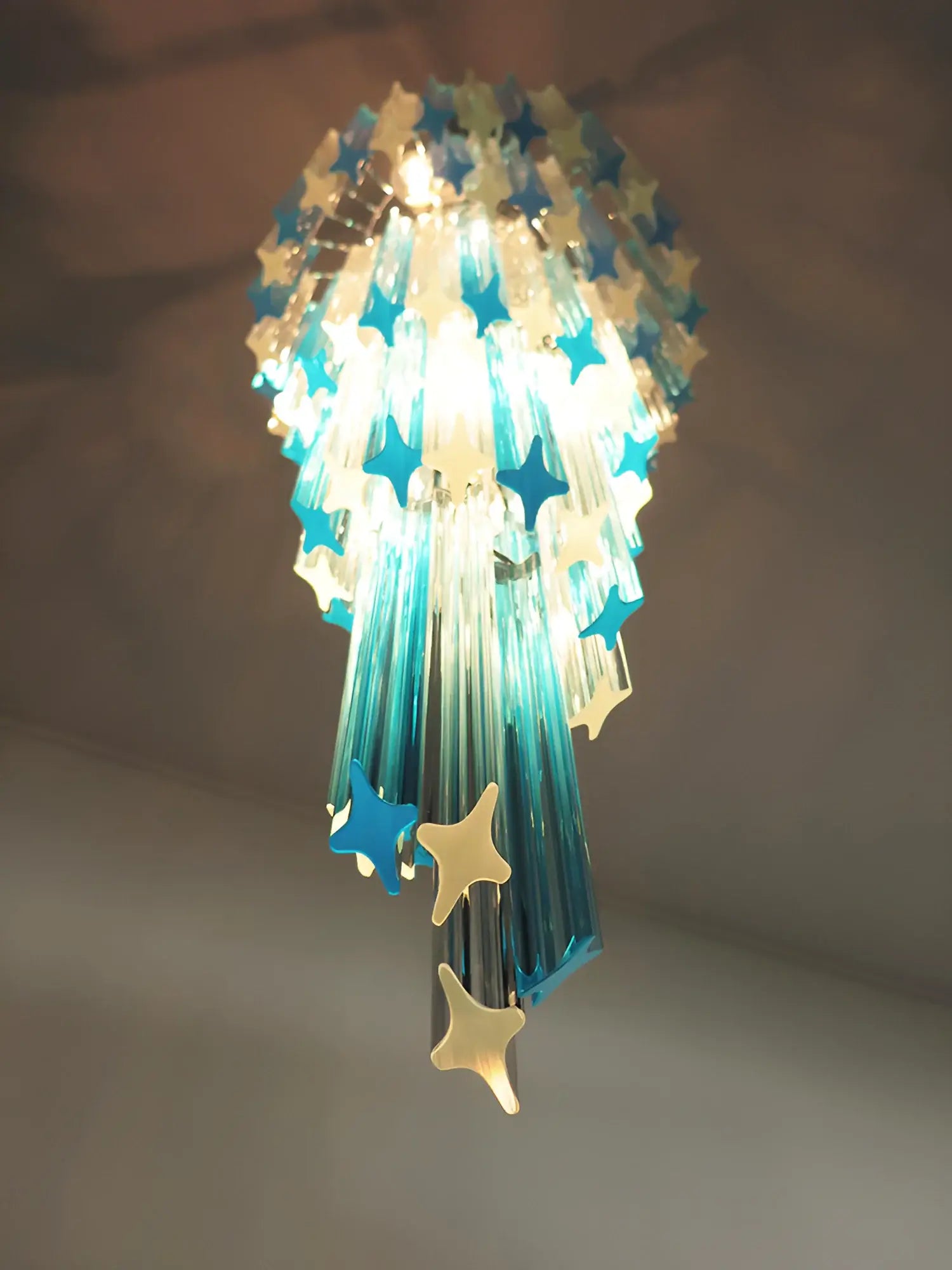 modern-handcrafted-murano-spiral-blue-prism-glass-chandelier-for-grand-entryways