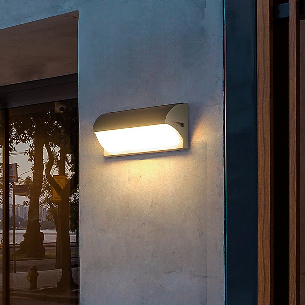 Modern IP65 Waterproof LED Outdoor Wall Light for Porch Balcony and Villa Courtyard