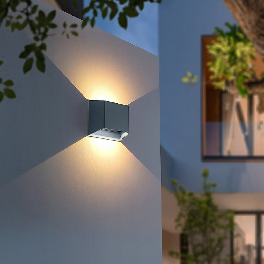 Modern IP65 Waterproof LED Outdoor Wall Sconce Grey Aluminum Exterior Up and Down Lighting for Villa Garden