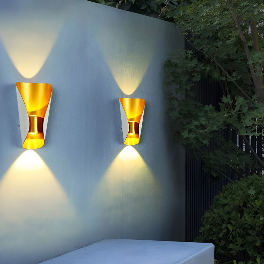 Modern IP65 Waterproof LED Up and Down Outdoor Wall Sconce for Garden and Porch Lighting