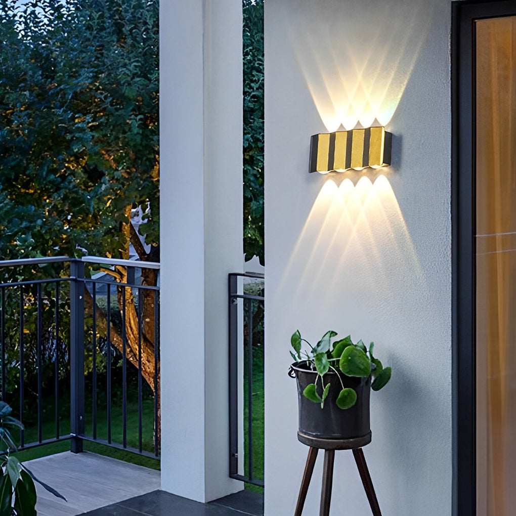Modern IP65 Waterproof Outdoor LED Up and Down Wall Sconce Light for Garden Villa