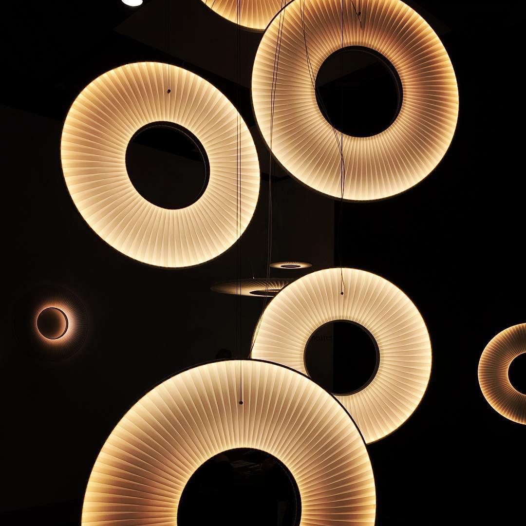 Modern Iris LED Pendant Light with White Fabric Shade and Adjustable Cable for Indoor Lighting