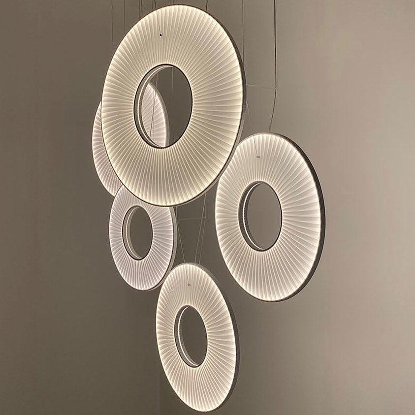 Modern Iris LED Pendant Light with White Fabric Shade and Adjustable Cable for Indoor Lighting