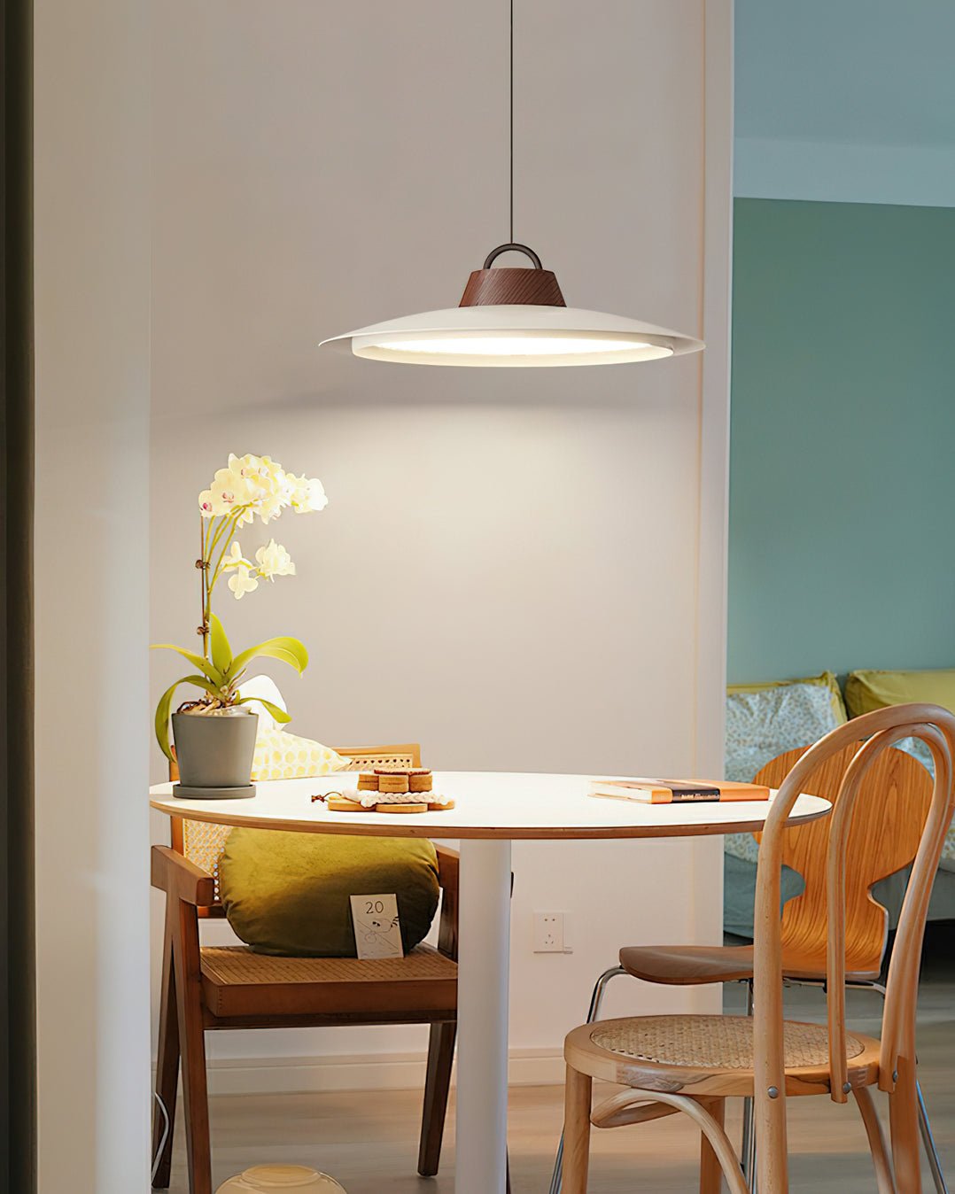 Modern Layered Metal LED Pendant Lamp with Tiered Shade for Kitchen and Dining Spaces