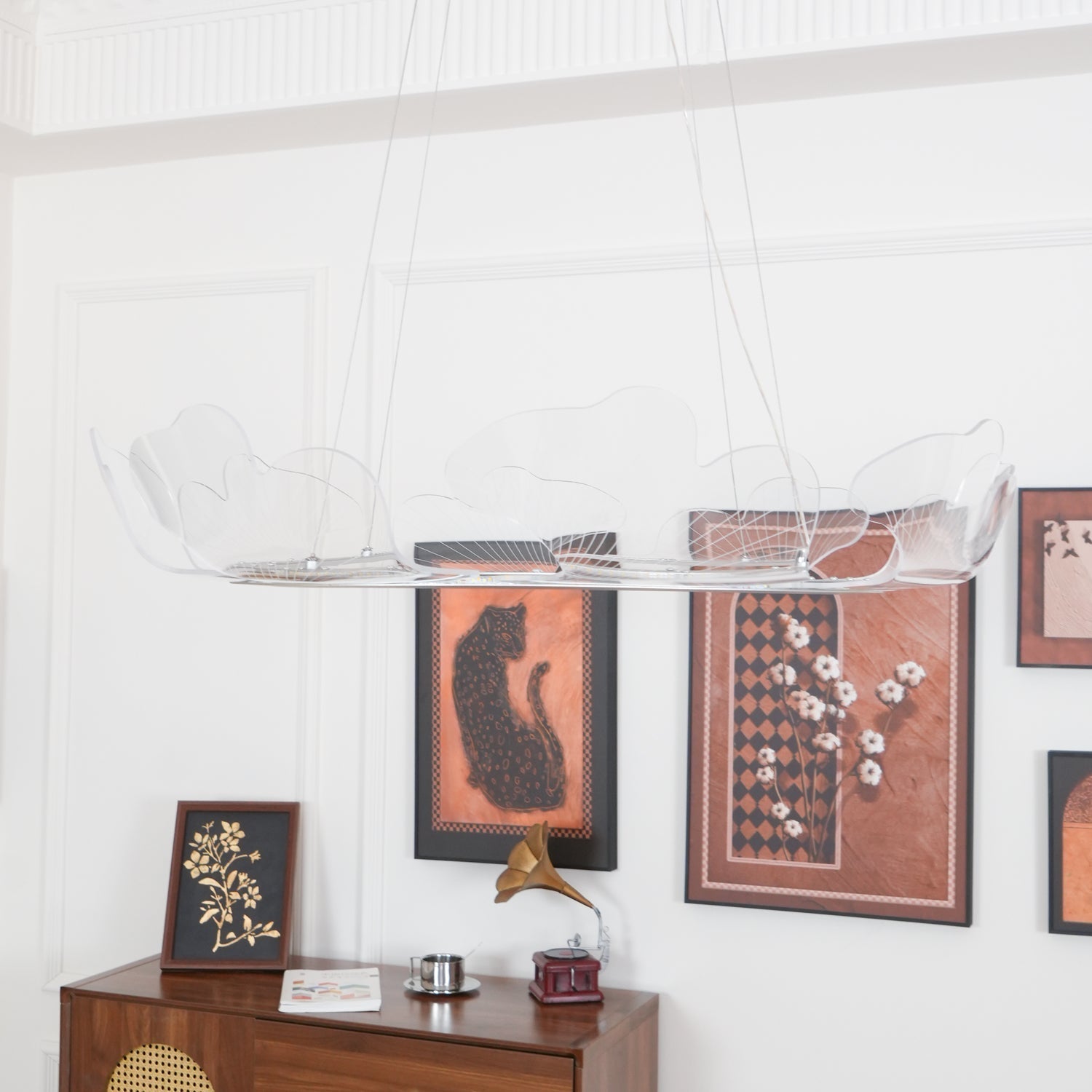 Modern Leaf Shaped LED Chandelier Gold Scallop Edge Pendant Lighting for Living Room