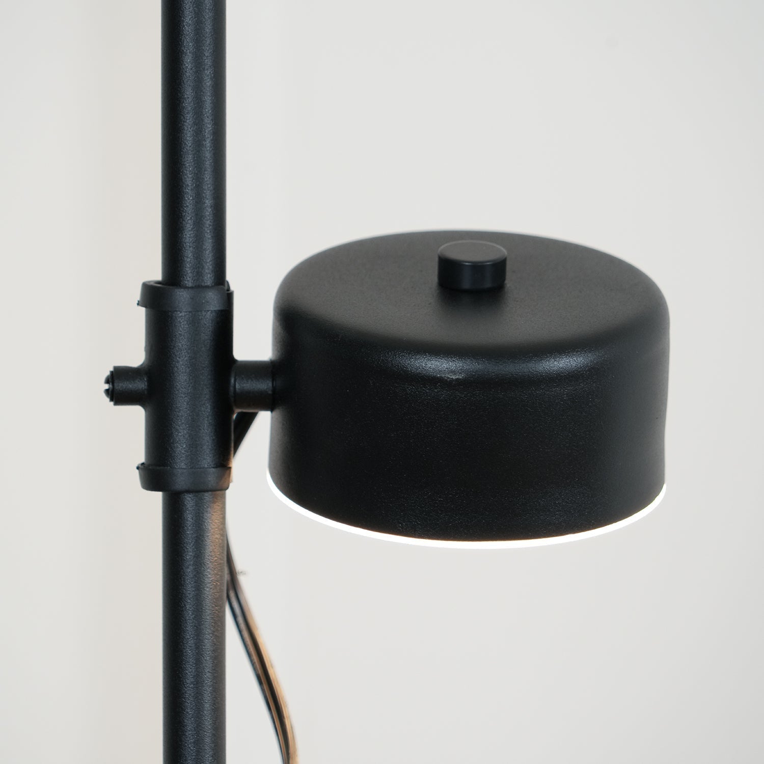 modern-led-magnetic-modular-floor-lamp-with-adjustable-lighting-units-for-artful-decor