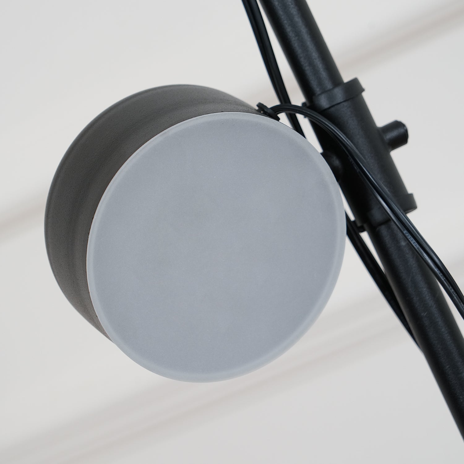 modern-led-magnetic-modular-floor-lamp-with-adjustable-lighting-units-for-artful-decor