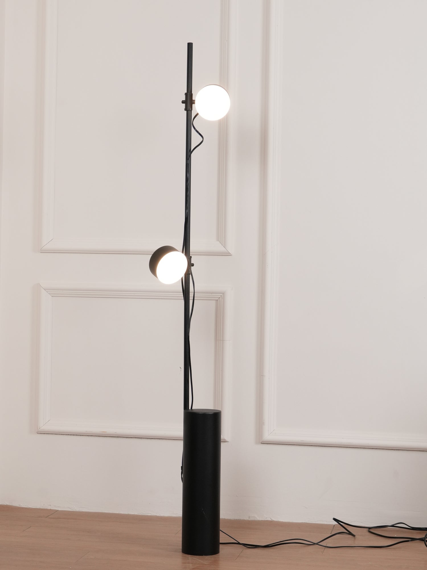 modern-led-magnetic-modular-floor-lamp-with-adjustable-lighting-units-for-artful-decor
