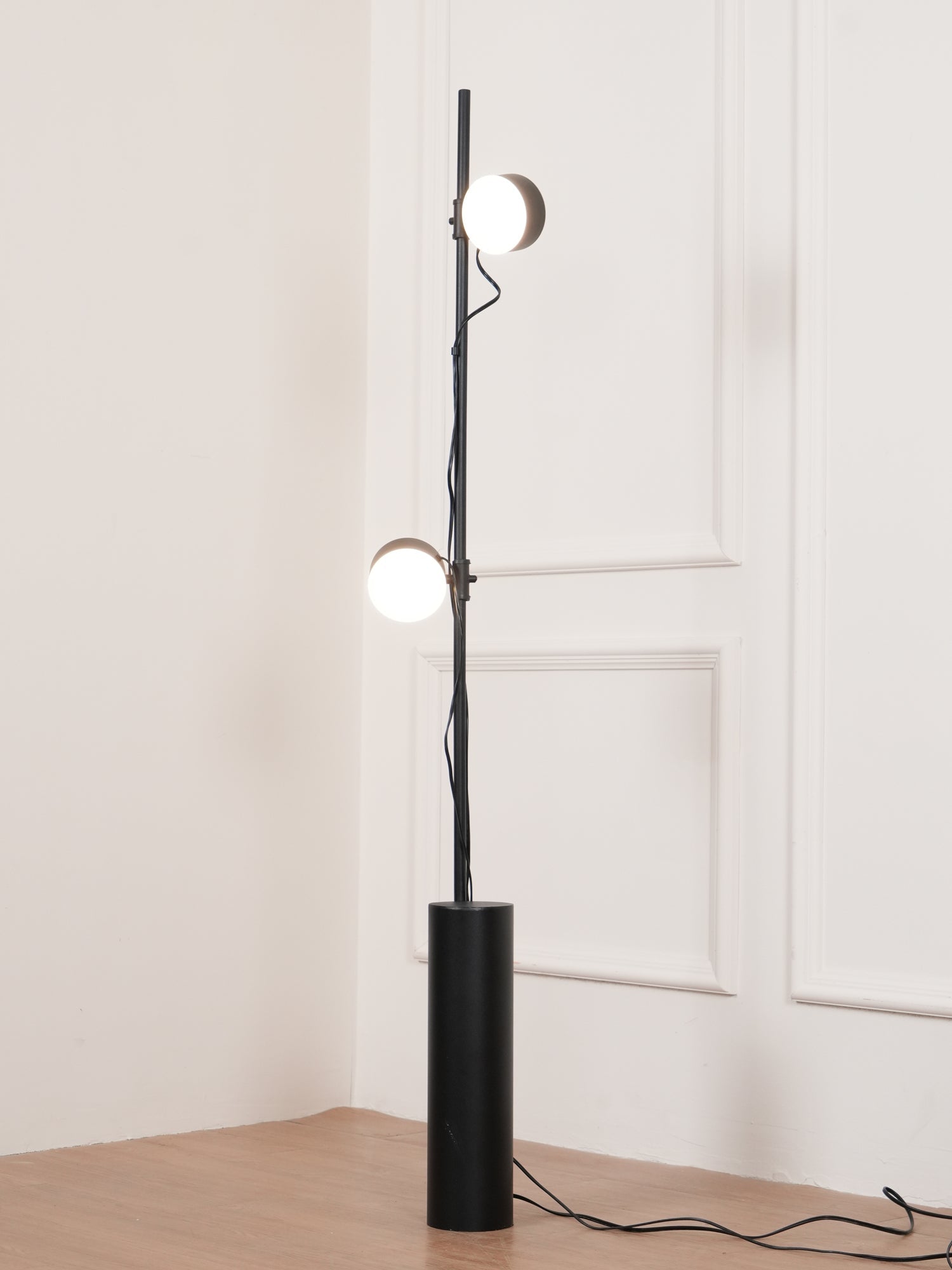 modern-led-magnetic-modular-floor-lamp-with-adjustable-lighting-units-for-artful-decor