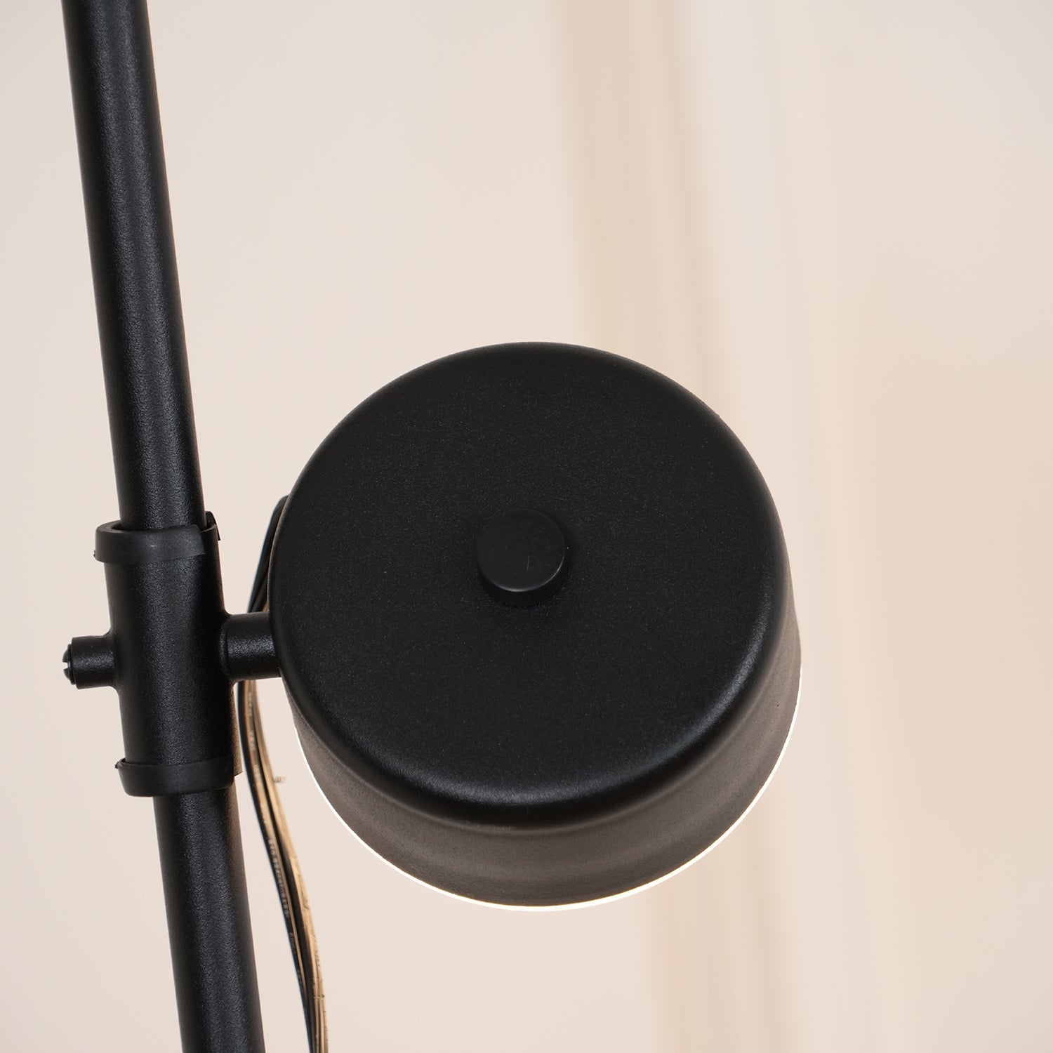 modern-led-magnetic-modular-floor-lamp-with-adjustable-lighting-units-for-artful-decor