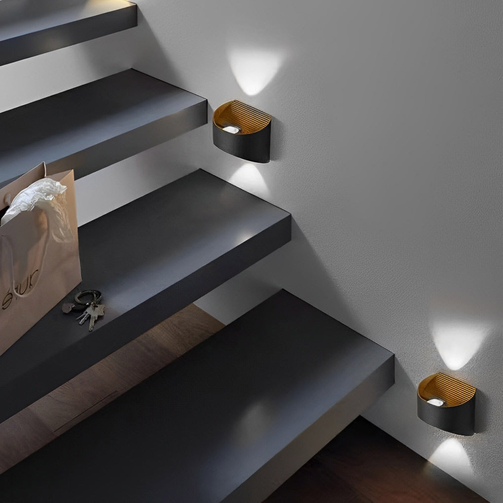 Modern LED Up and Down Outdoor Wall Sconce Waterproof Exterior Porch Lamp in Aluminum
