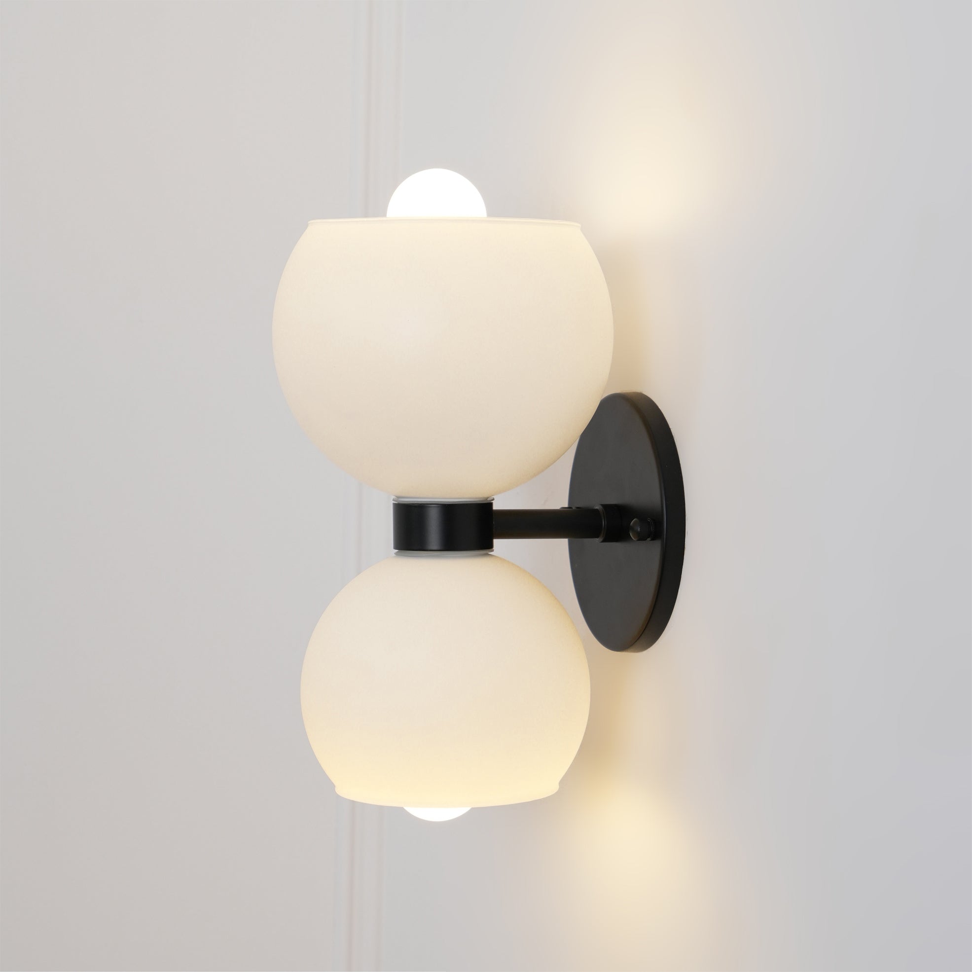 Modern Mid Century Glass Globe Wall Sconce Sculptural Indoor Brass Light Fixture