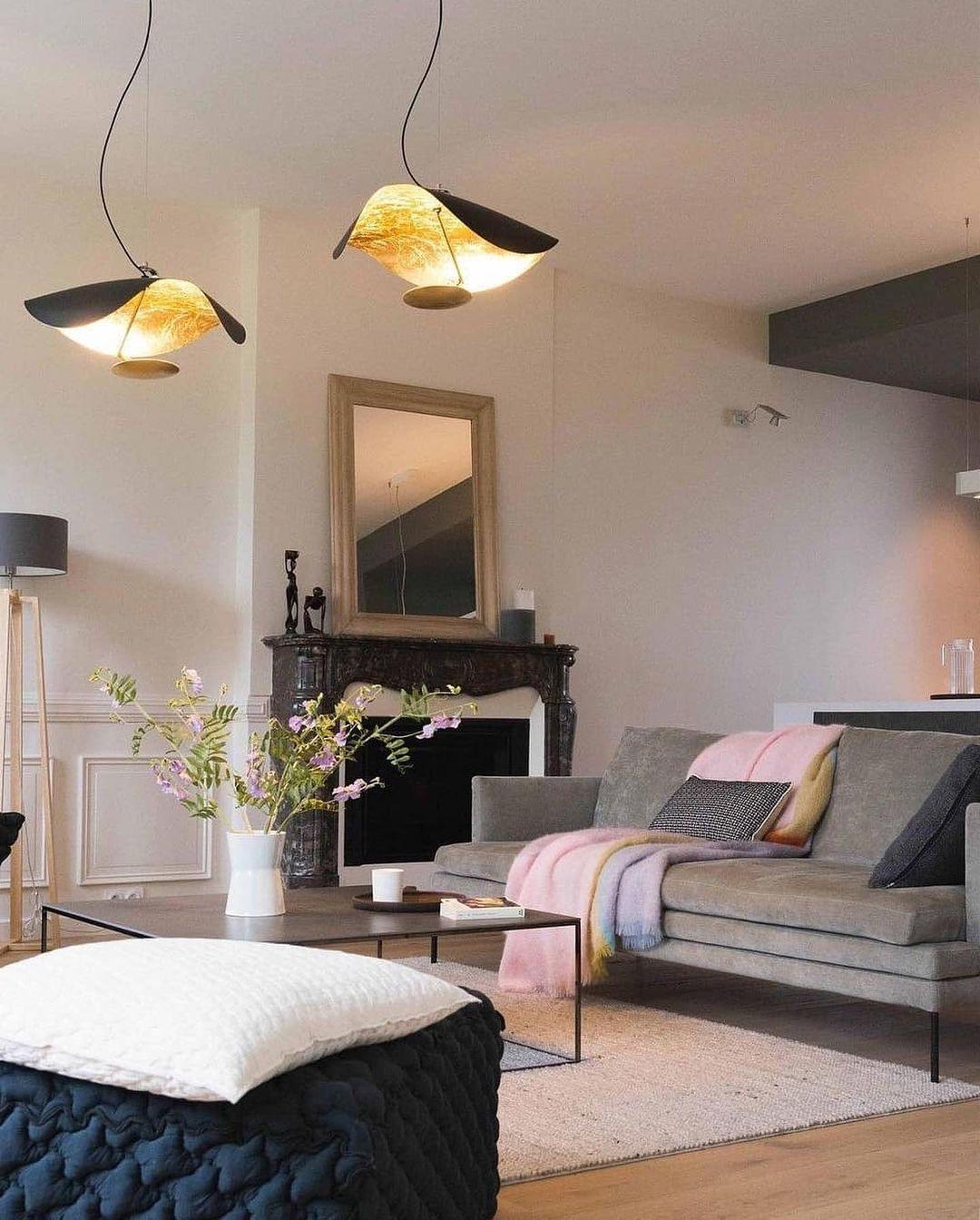 Modern Minimalist Giorgio Curving Disc LED Pendant Light with Adjustable Hanging Height