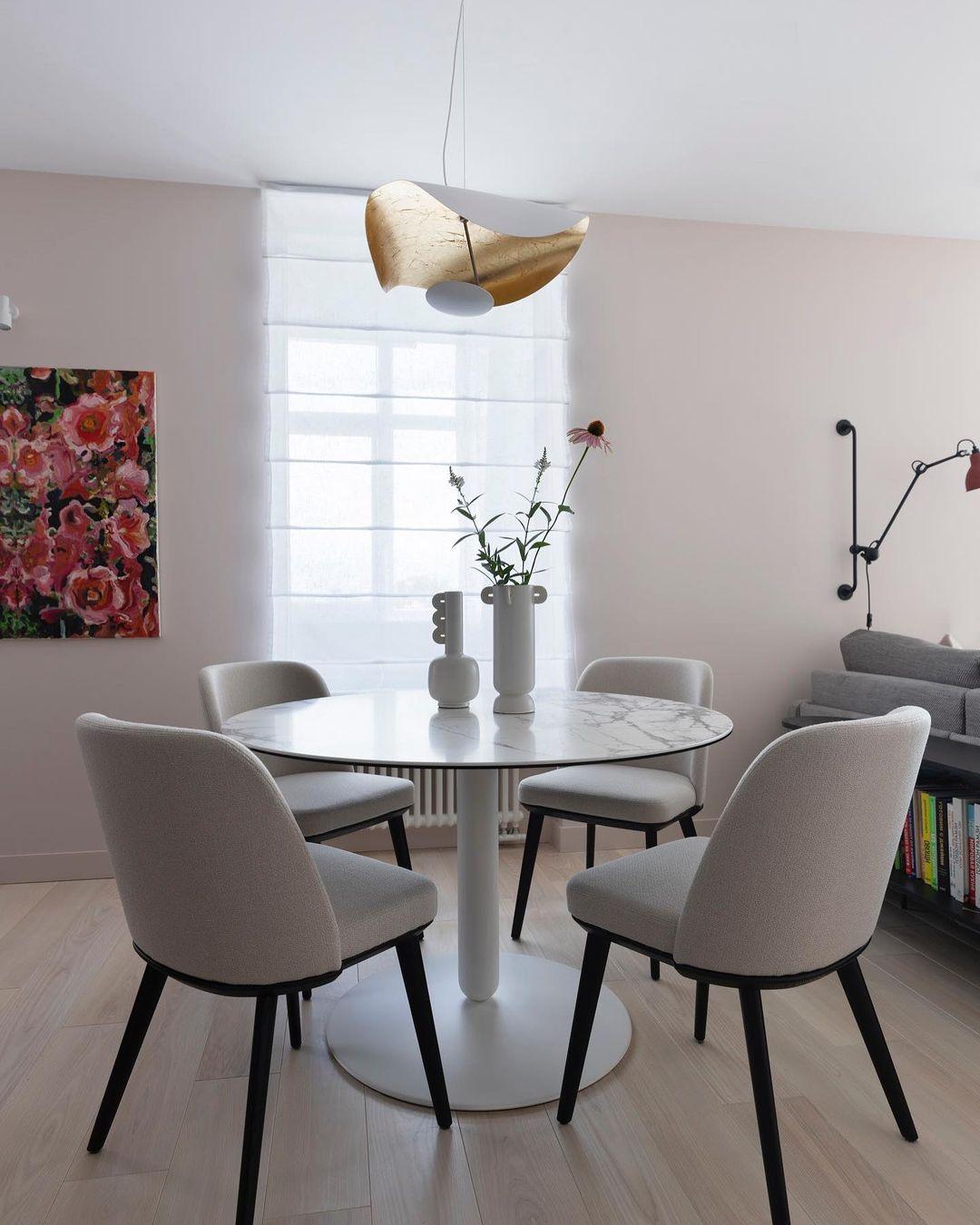 Modern Minimalist Giorgio Curving Disc LED Pendant Light with Adjustable Hanging Height