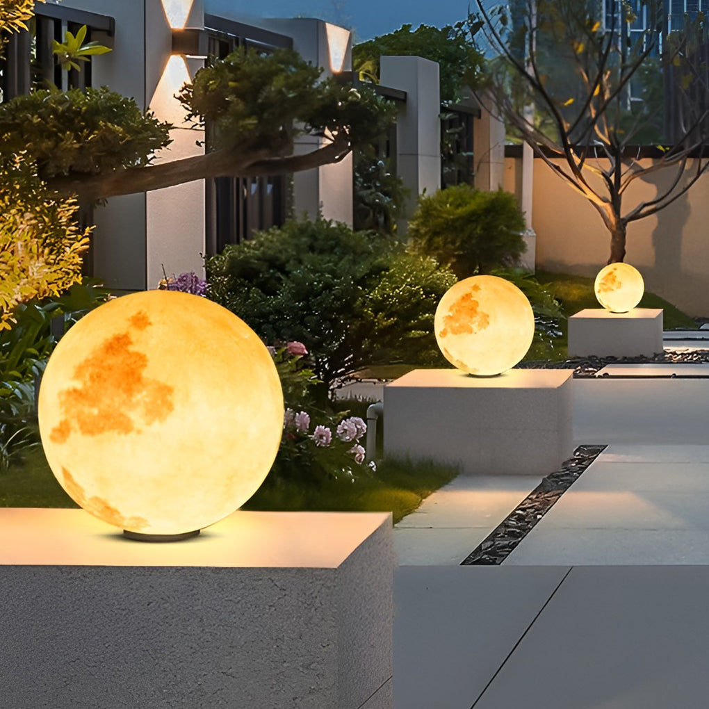 Modern Moon Shaped LED Outdoor Pillar Light Waterproof Solar Post Lamp for Yard