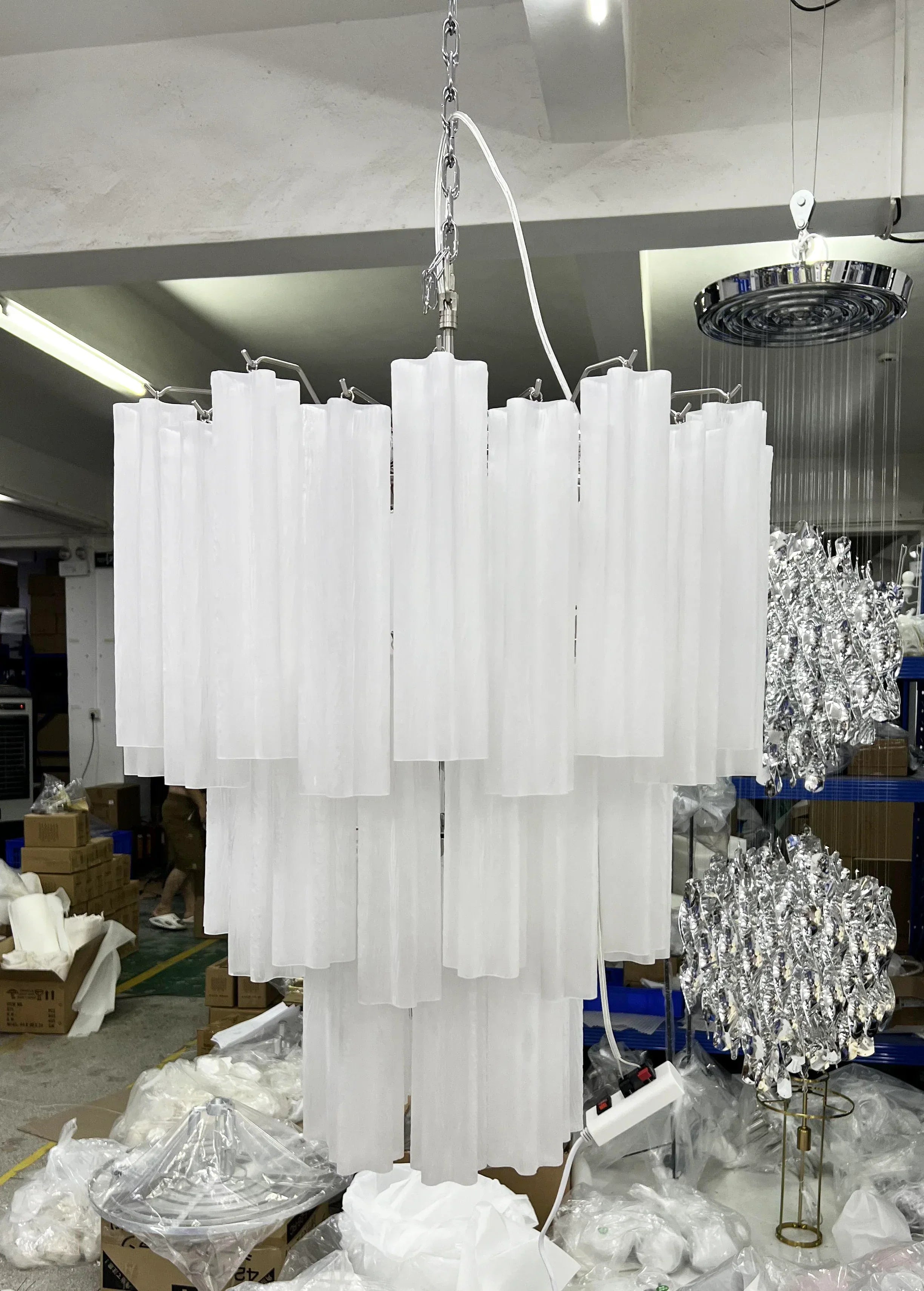modern-murano-glass-star-tube-chandelier-elegant-white-handcrafted-pendant-light