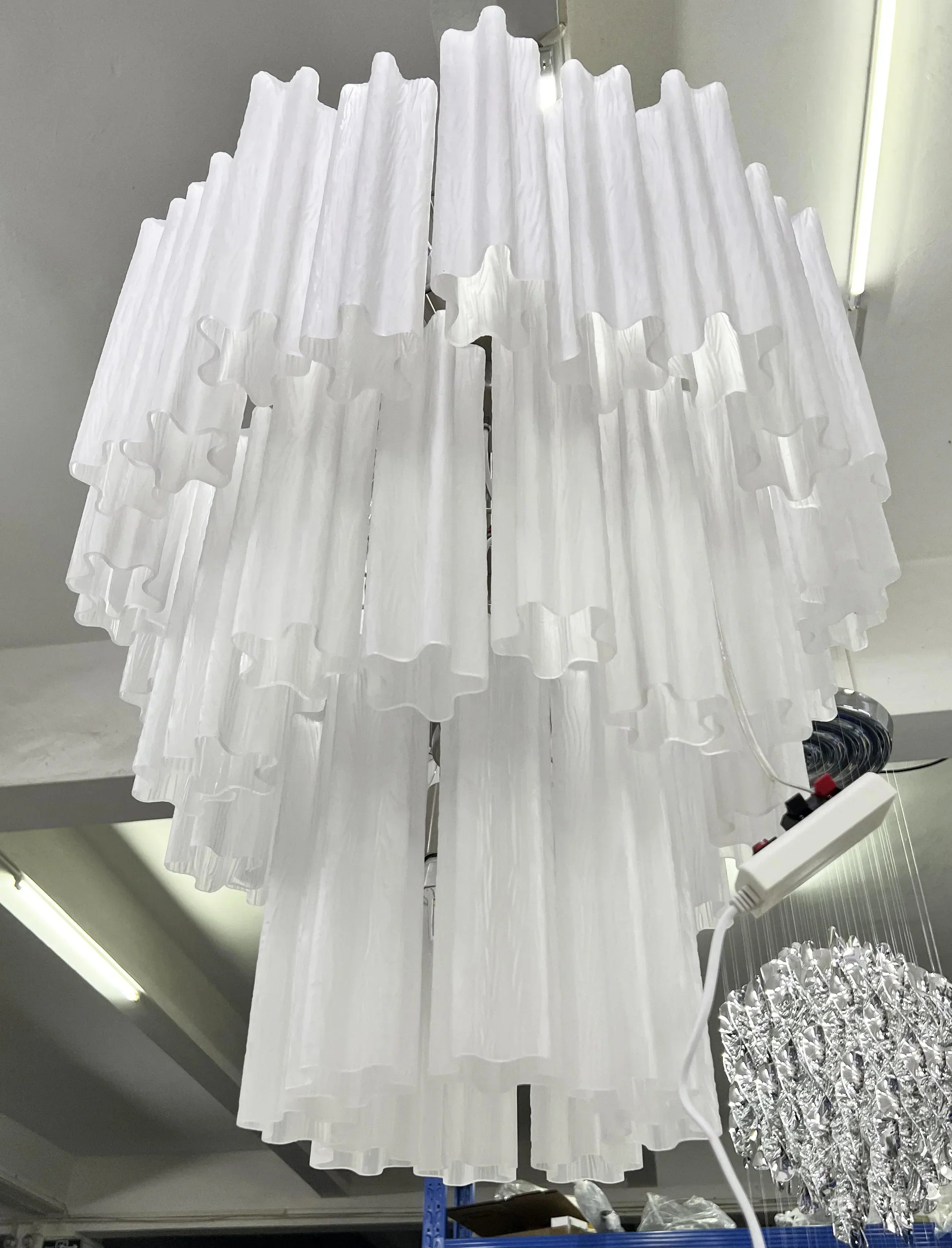modern-murano-glass-star-tube-chandelier-elegant-white-handcrafted-pendant-light