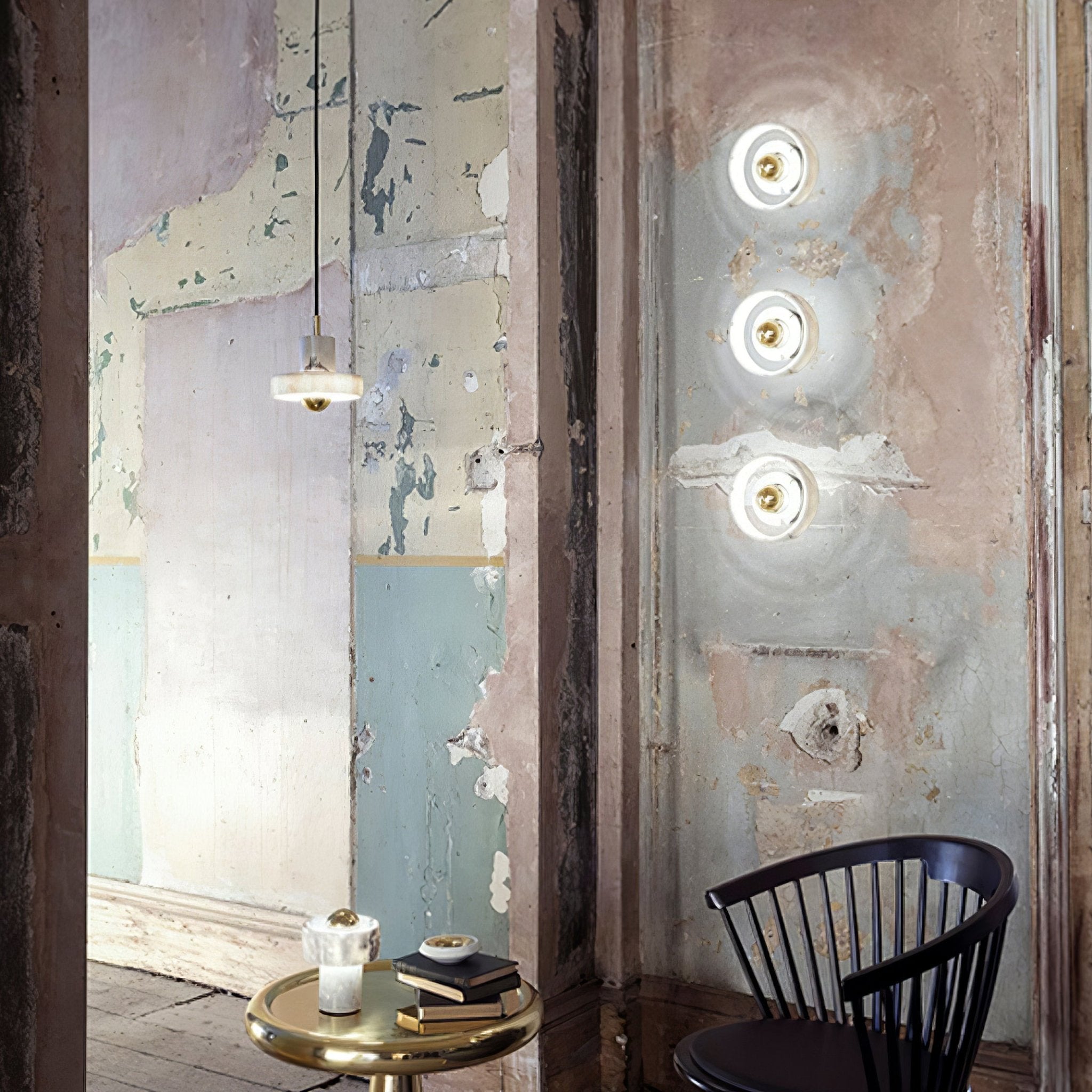 Modern Natural Marble Aura LED Wall Sconce with Gold Mirror Finish for Interior Lighting