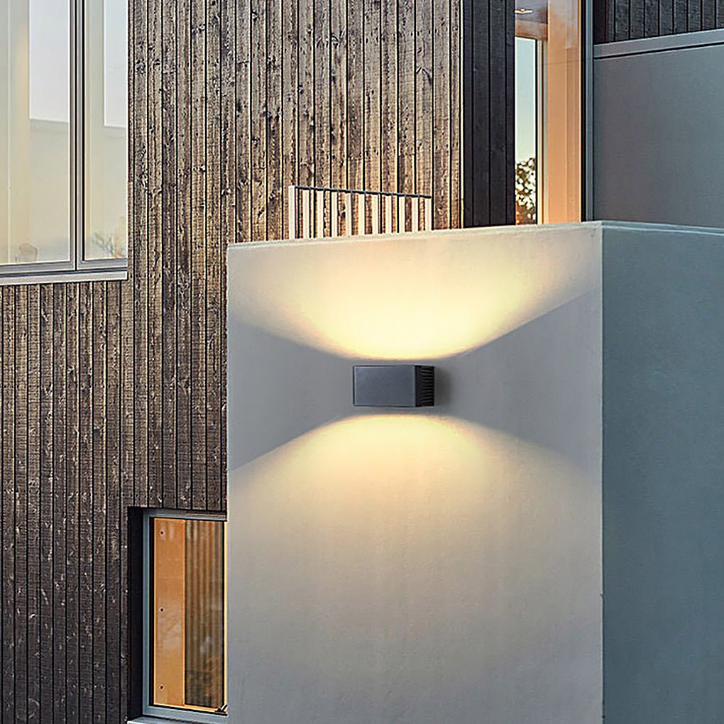 Modern Nordic Waterproof LED Outdoor Wall Sconce Up and Down Light for Garden and Villa