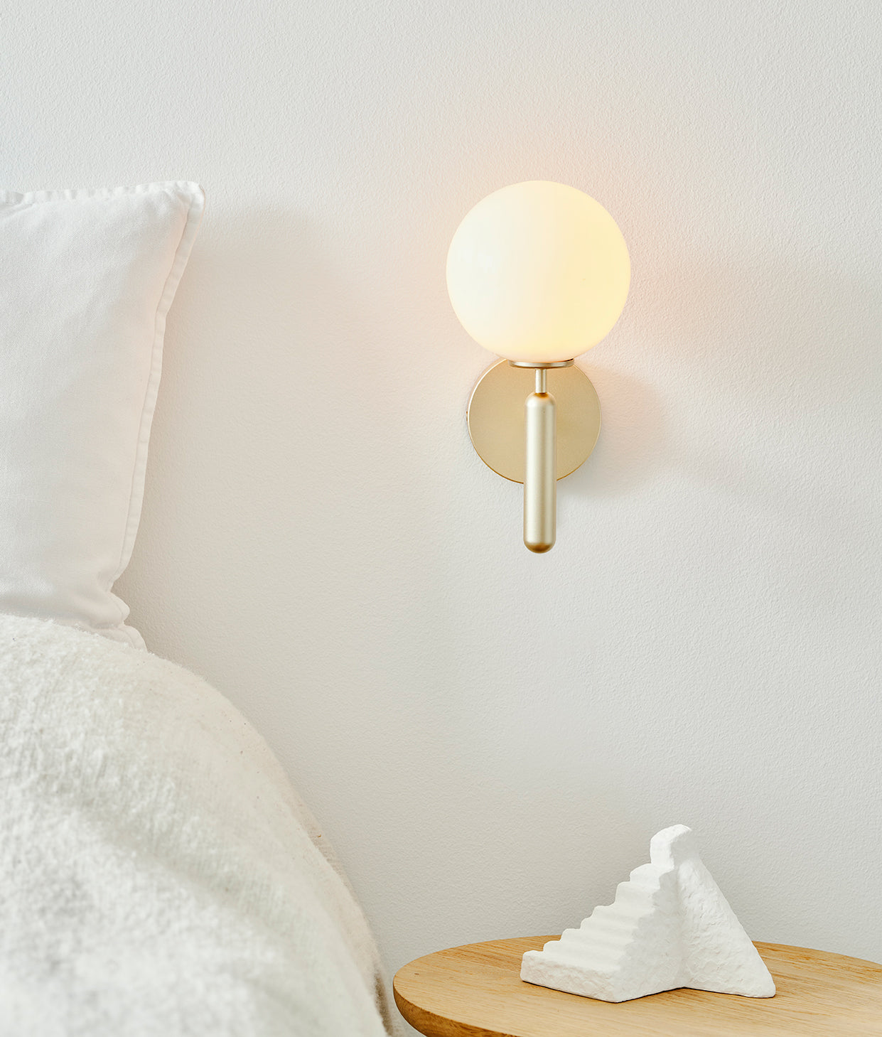 Modern Nordica Glass Bracket Wall Lamp Elegant Nordic Design Brass Indoor Sconce