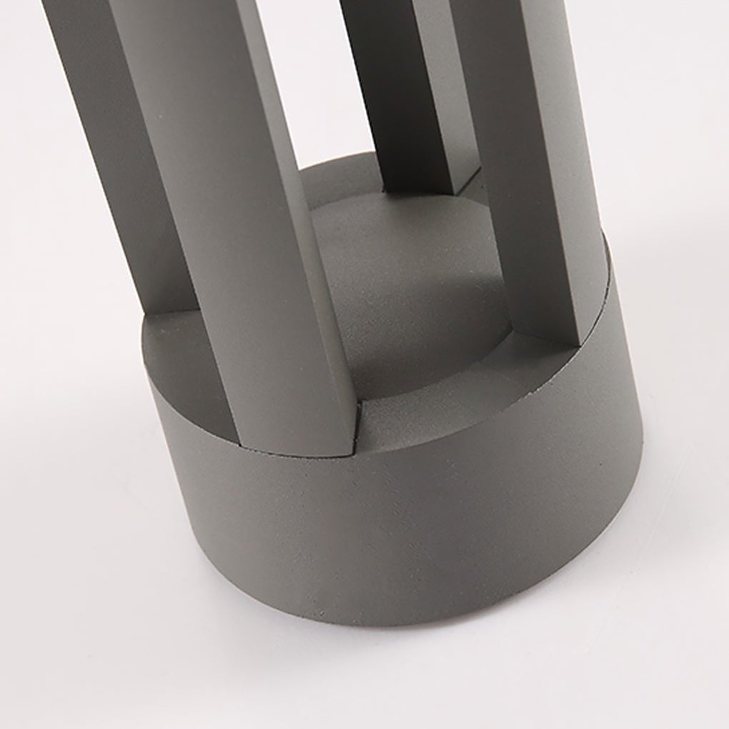 Modern Outdoor LED Landscape Post Light for Courtyard Pathways and Garden Lawns